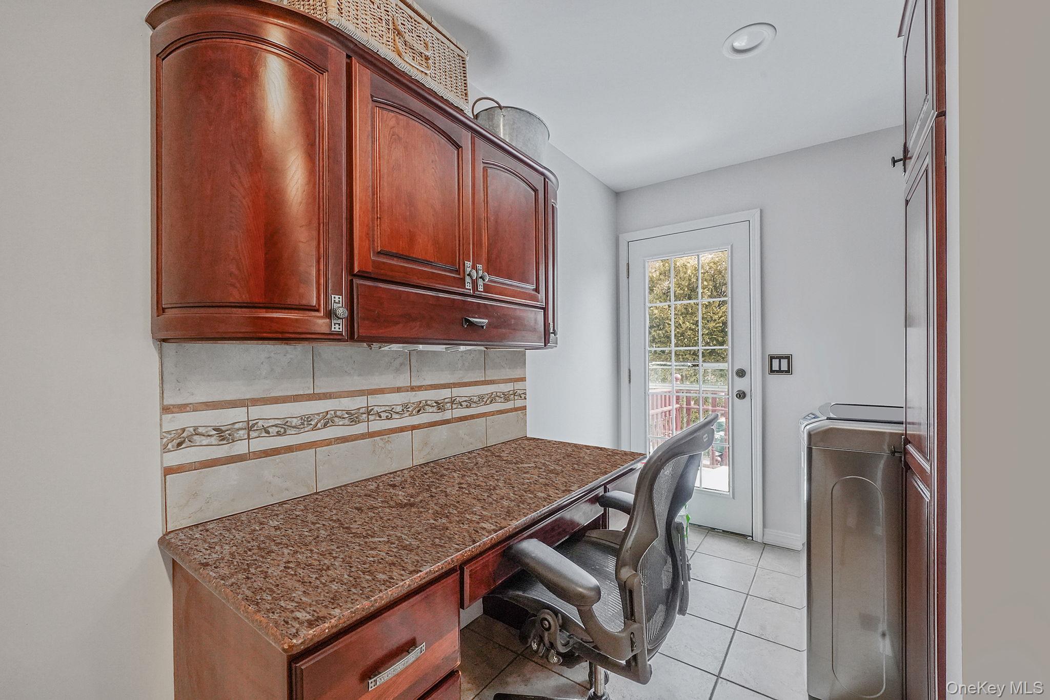 #20 photo, 19 Lindsey Place, Holbrook , NY 11741