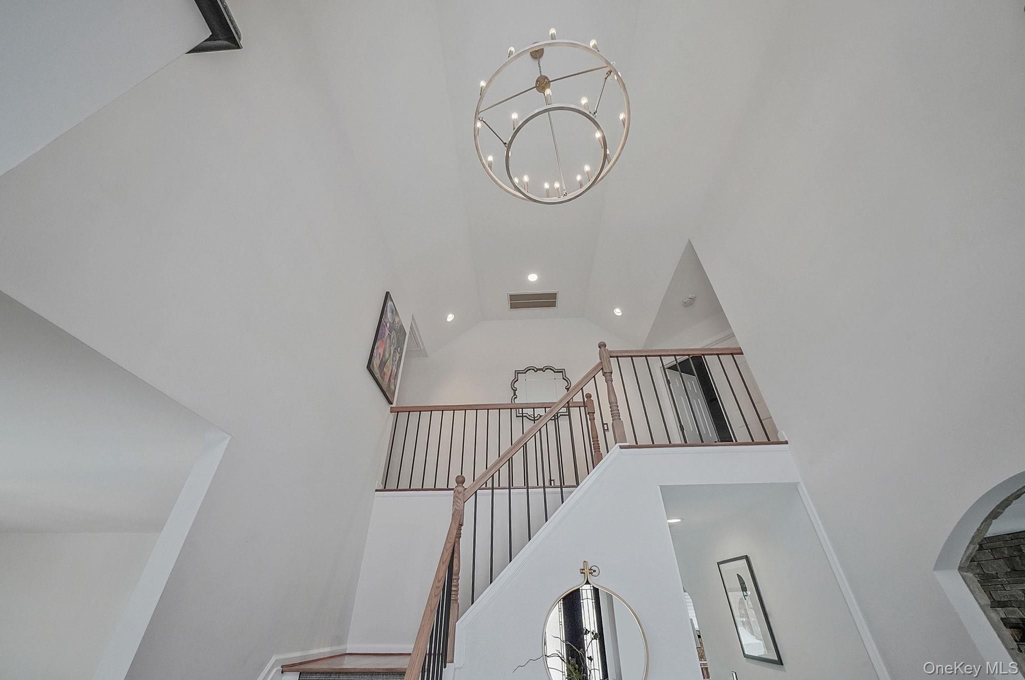 #5 photo, 19 Lindsey Place, Holbrook , NY 11741