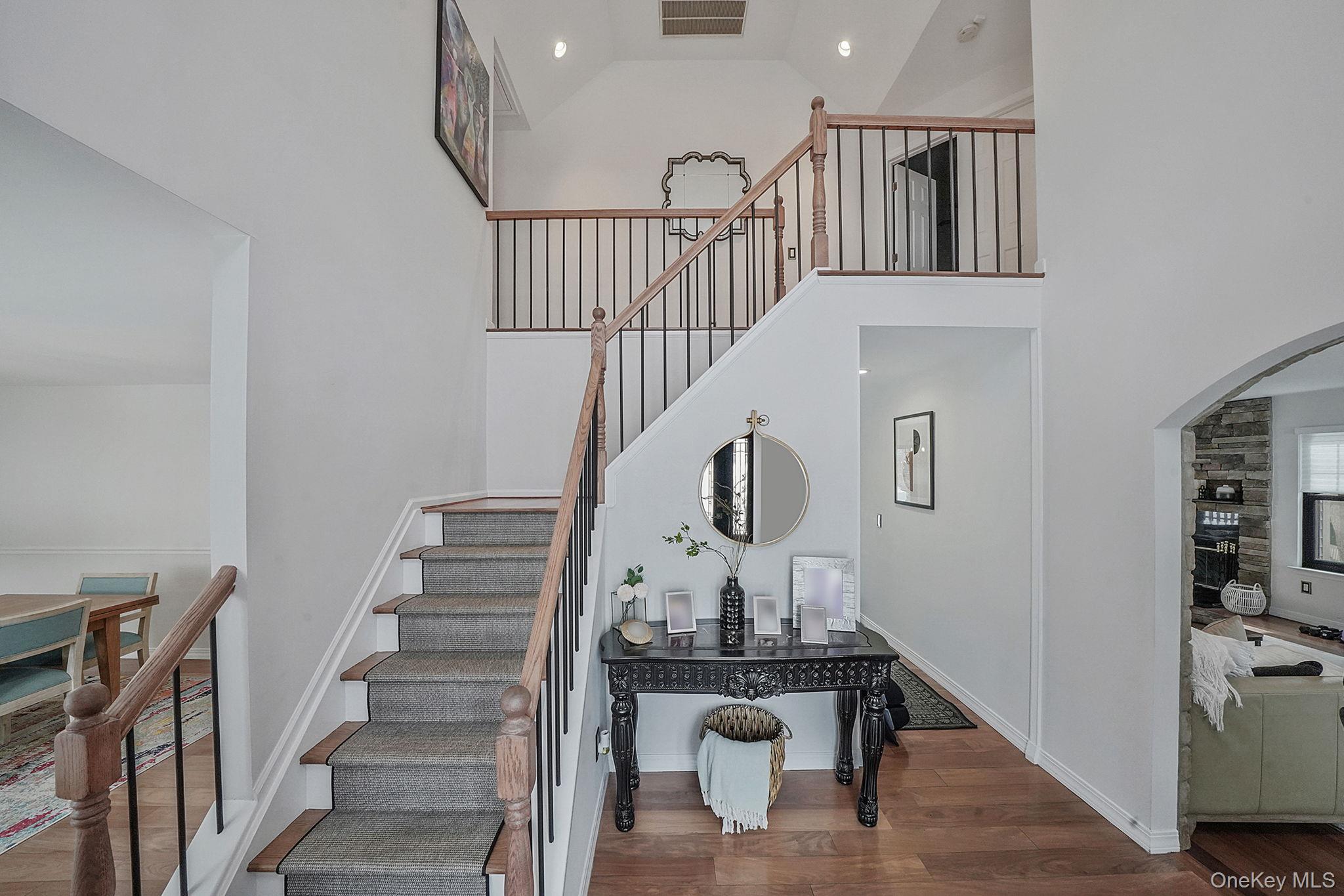 #6 photo, 19 Lindsey Place, Holbrook , NY 11741