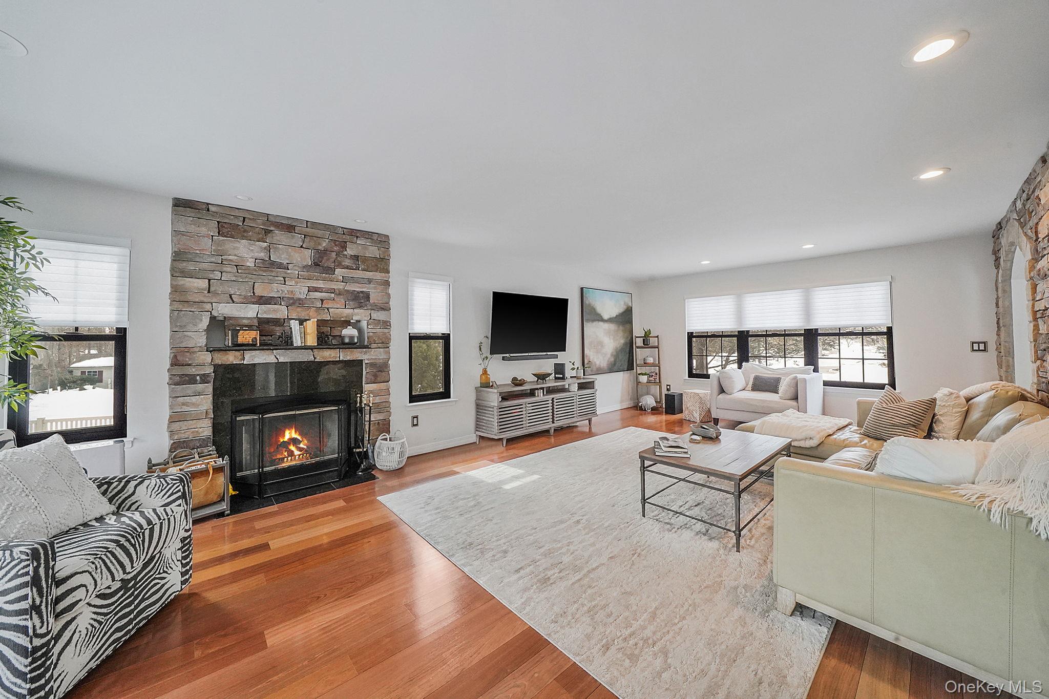 #9 photo, 19 Lindsey Place, Holbrook , NY 11741