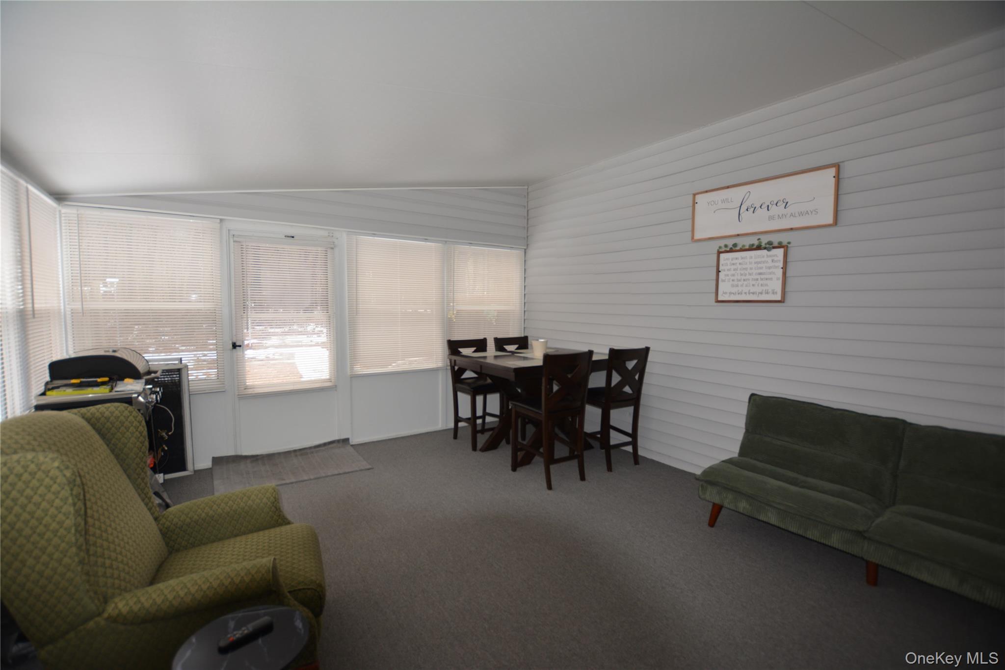 #14 photo, 65A Village Circle, Саффолк ‖ Manorville , NY 11949