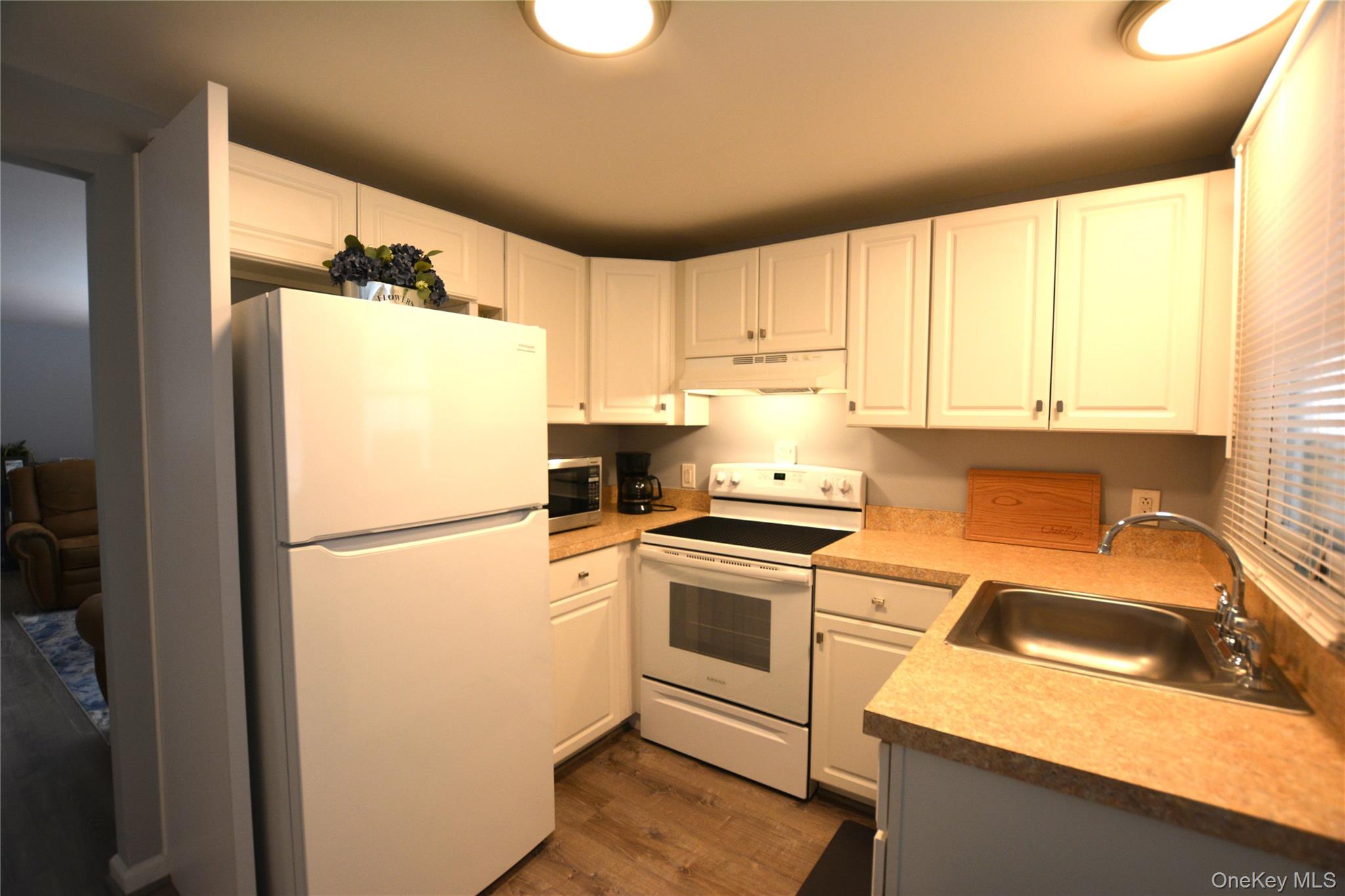 #7 photo, 65A Village Circle, Саффолк ‖ Manorville , NY 11949