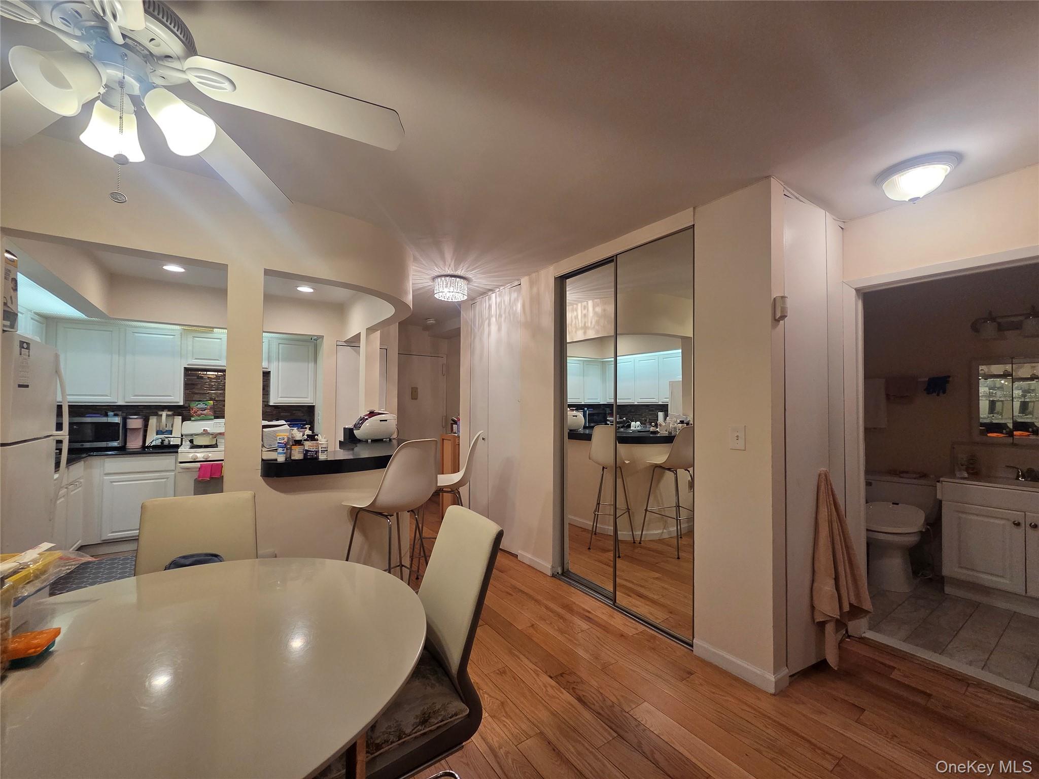 #6 photo, 206-14 Emily Road, बेसाइड Bayside , NY 11360