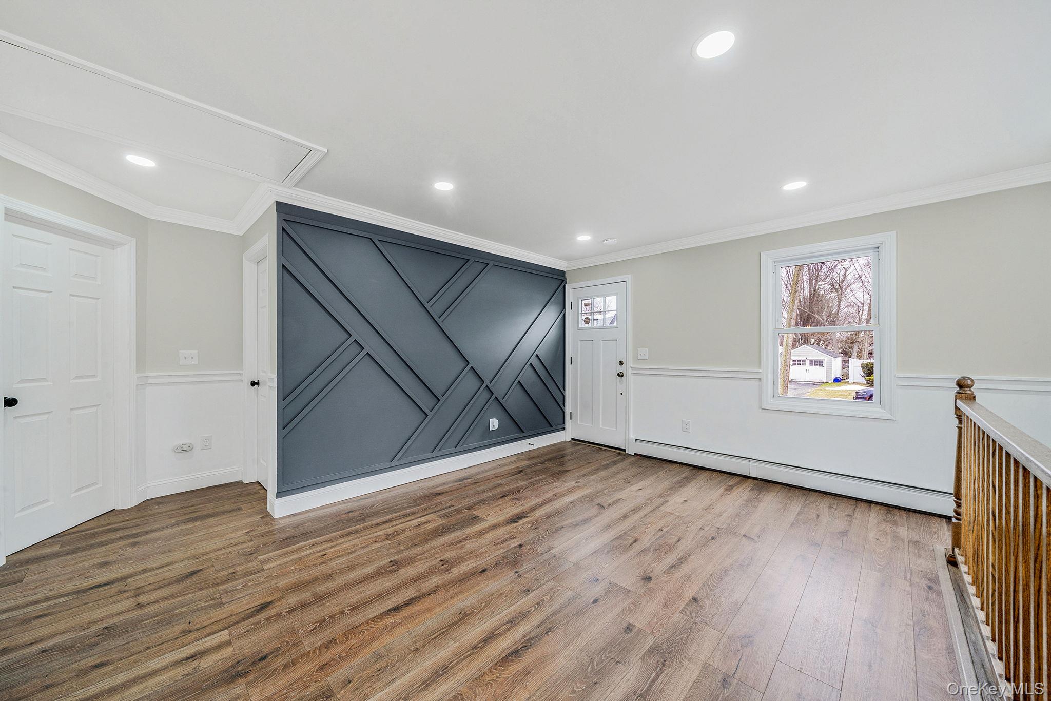 #10 photo, 24 Forest Avenue, Саффолк ‖ West Babylon , NY 11704