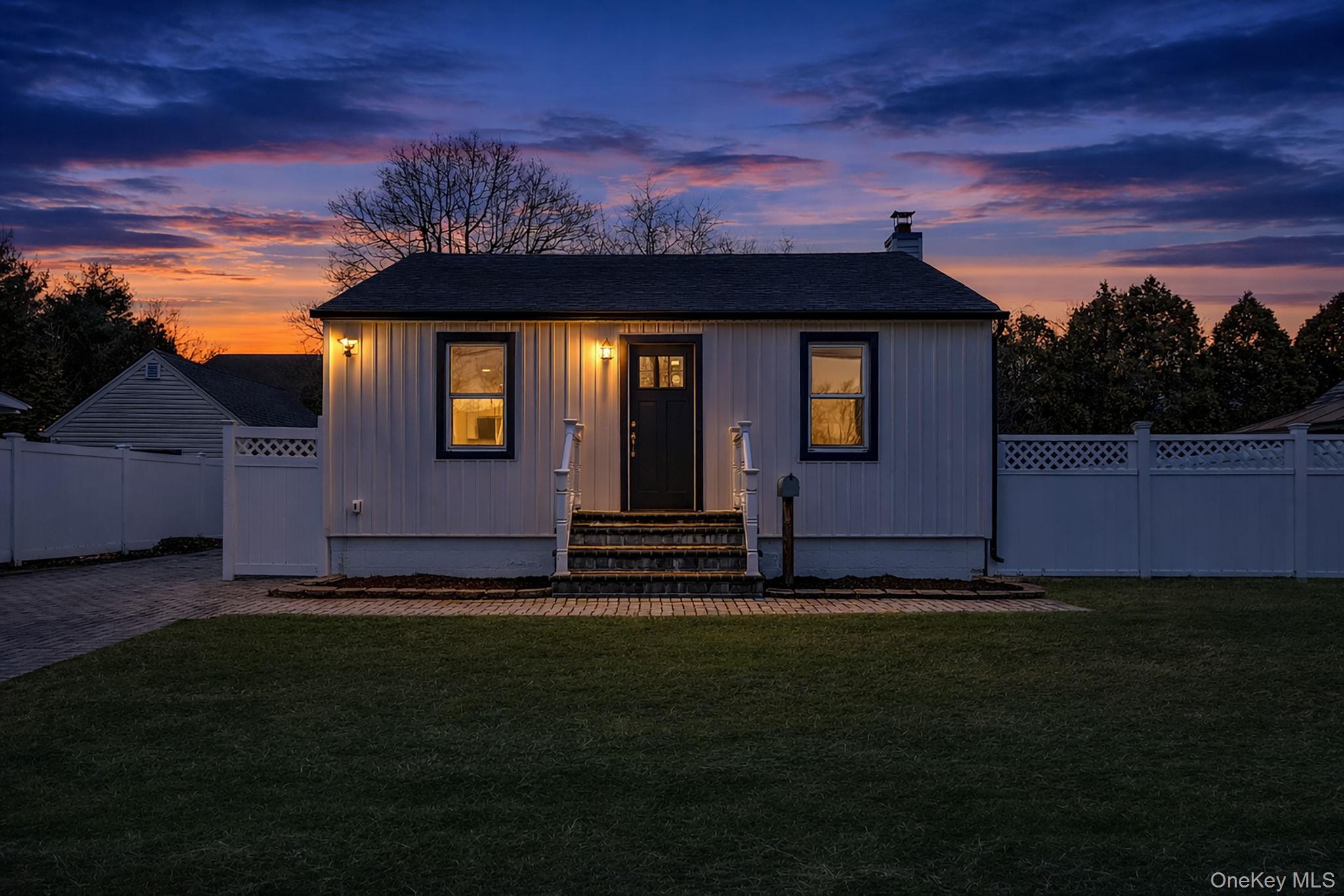 #2 photo, 24 Forest Avenue, Саффолк ‖ West Babylon , NY 11704