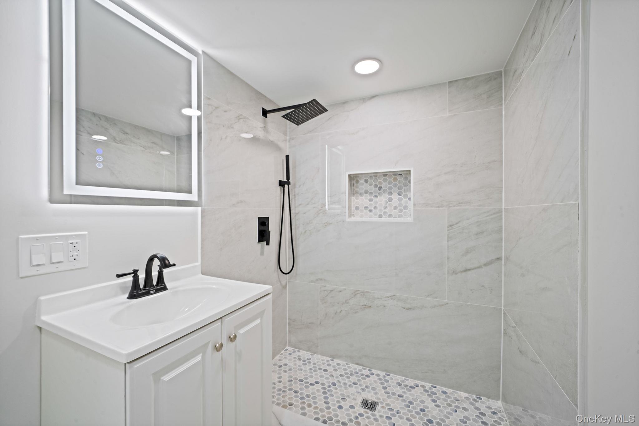 #20 photo, 24 Forest Avenue, Саффолк ‖ West Babylon , NY 11704