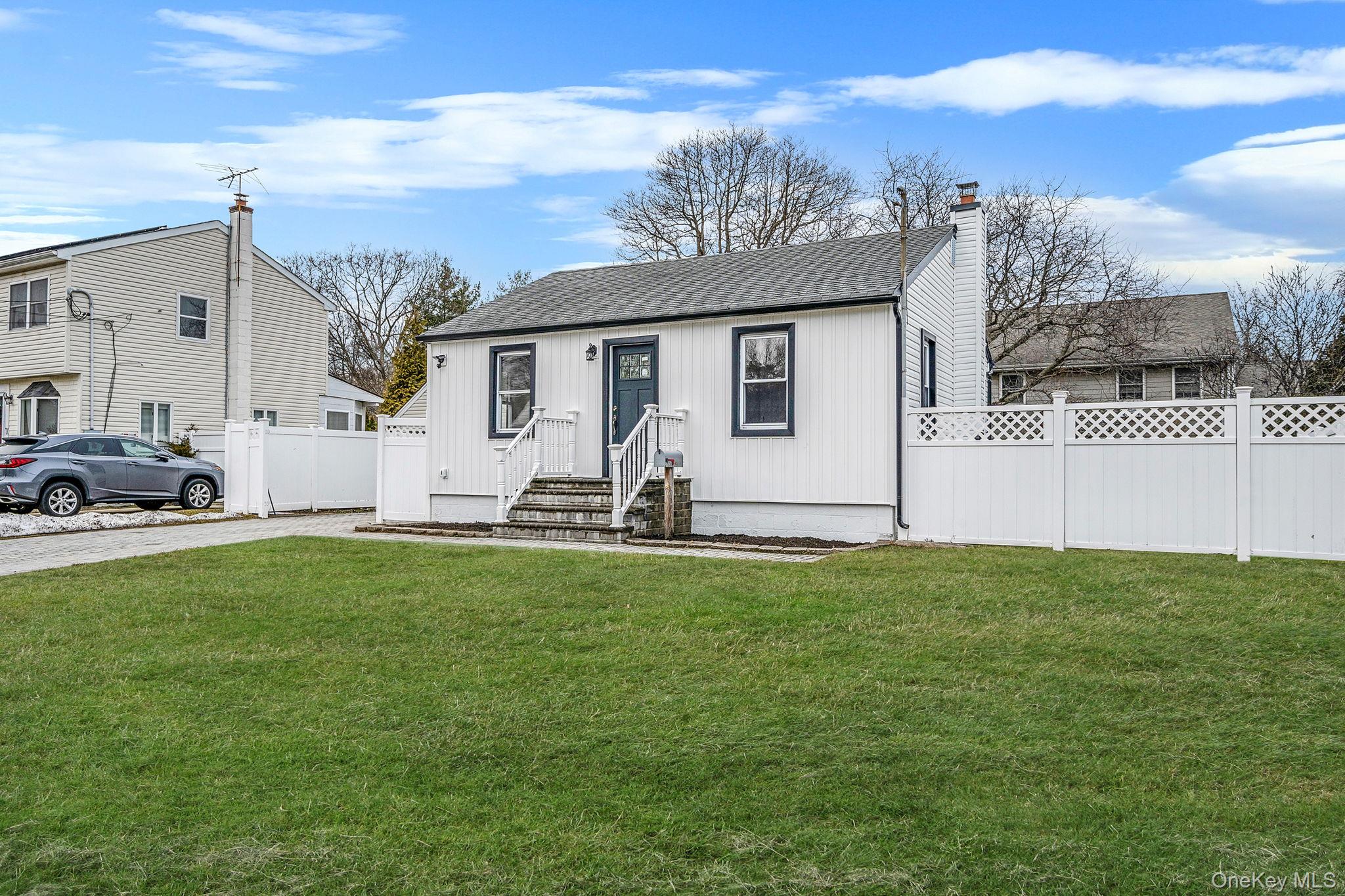 #4 photo, 24 Forest Avenue, Саффолк ‖ West Babylon , NY 11704