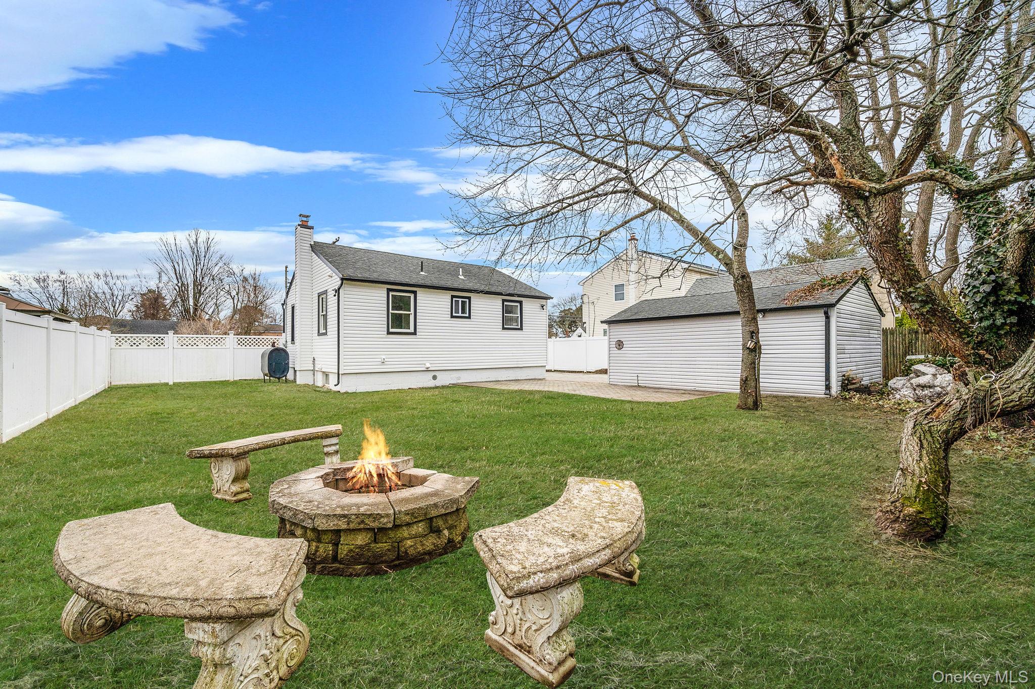 #5 photo, 24 Forest Avenue, Саффолк ‖ West Babylon , NY 11704