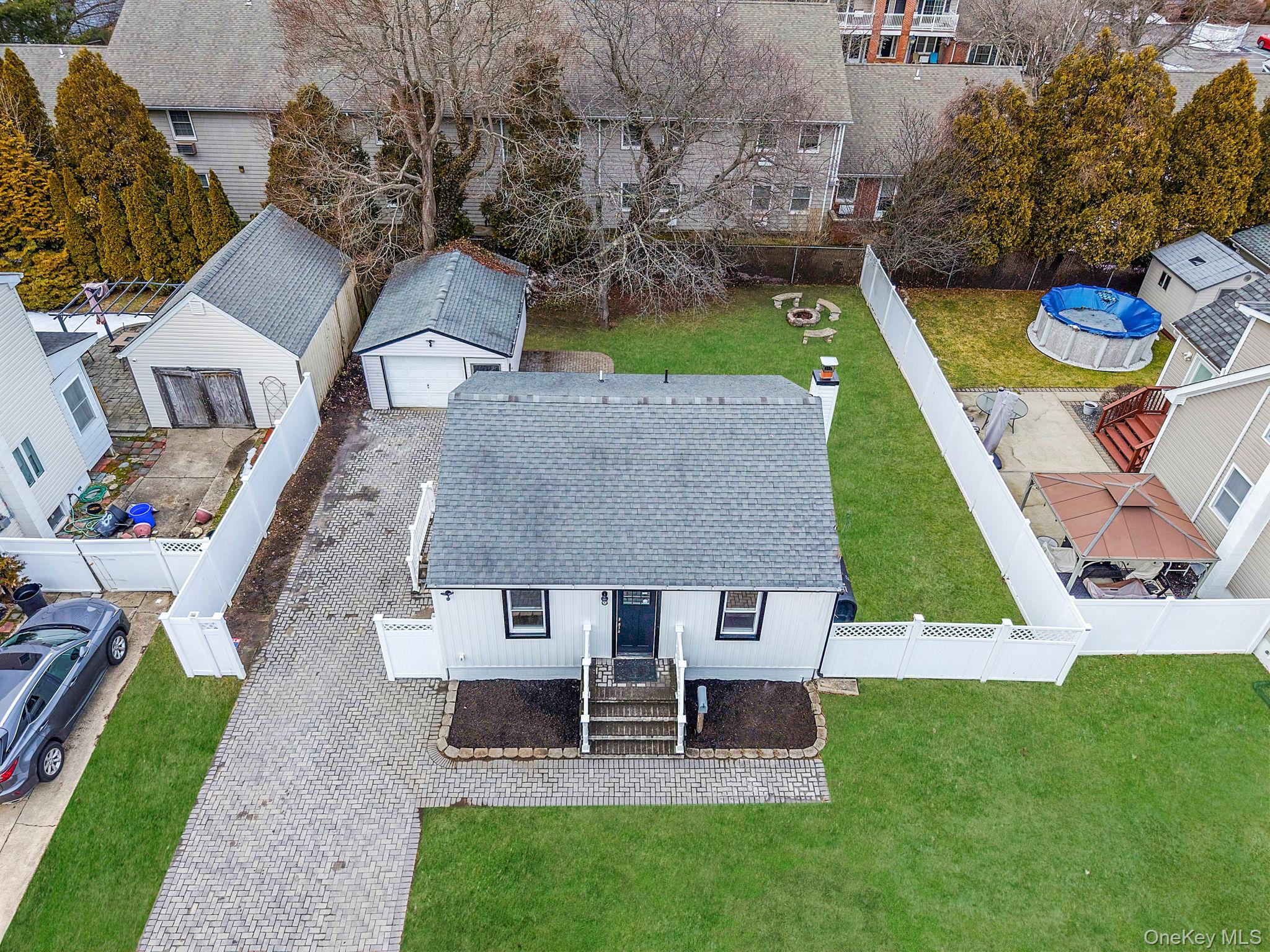 #7 photo, 24 Forest Avenue, Саффолк ‖ West Babylon , NY 11704