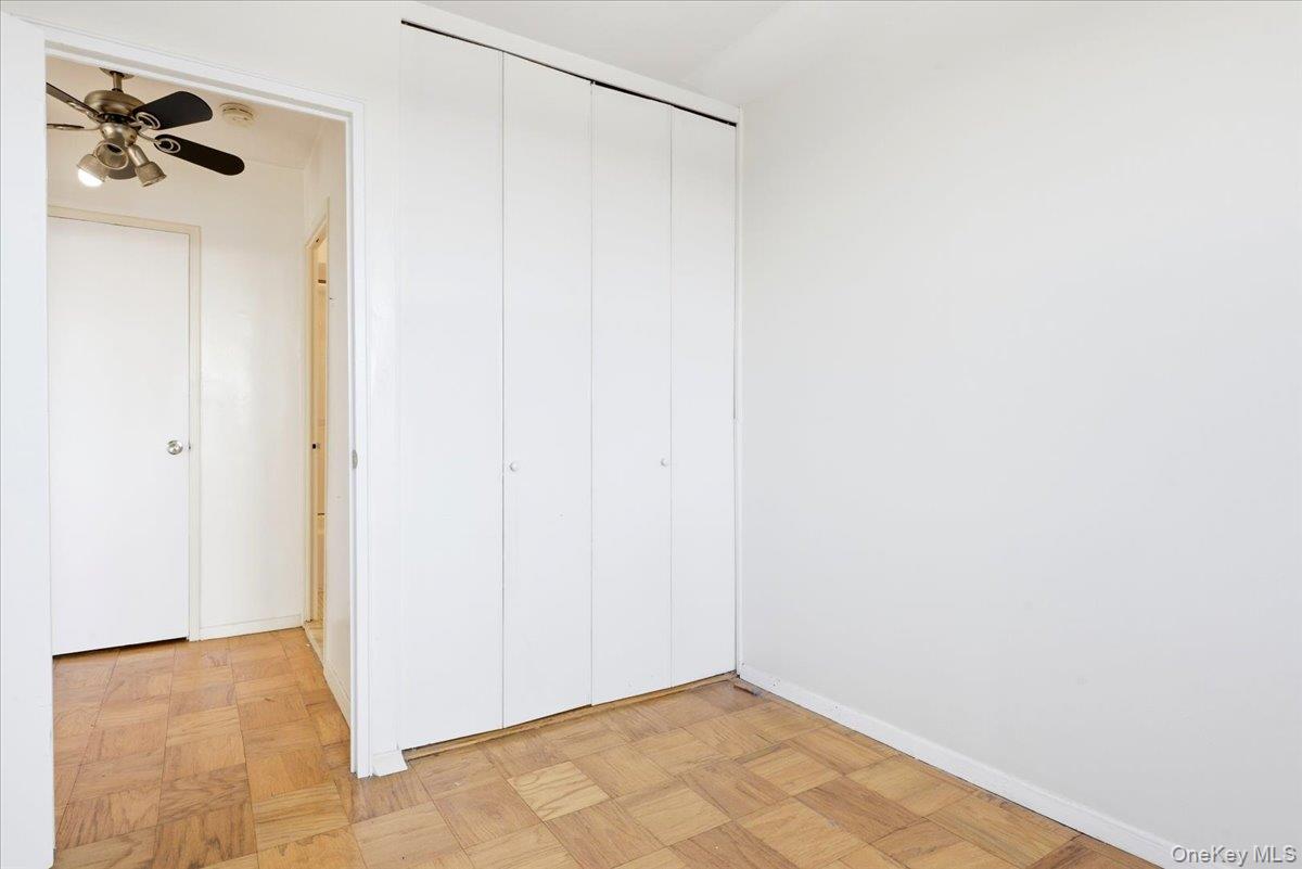 #17 photo, 70-25 Yellowstone Boulevard, फॉरेस्ट हिल्स Forest Hills , NY 11375