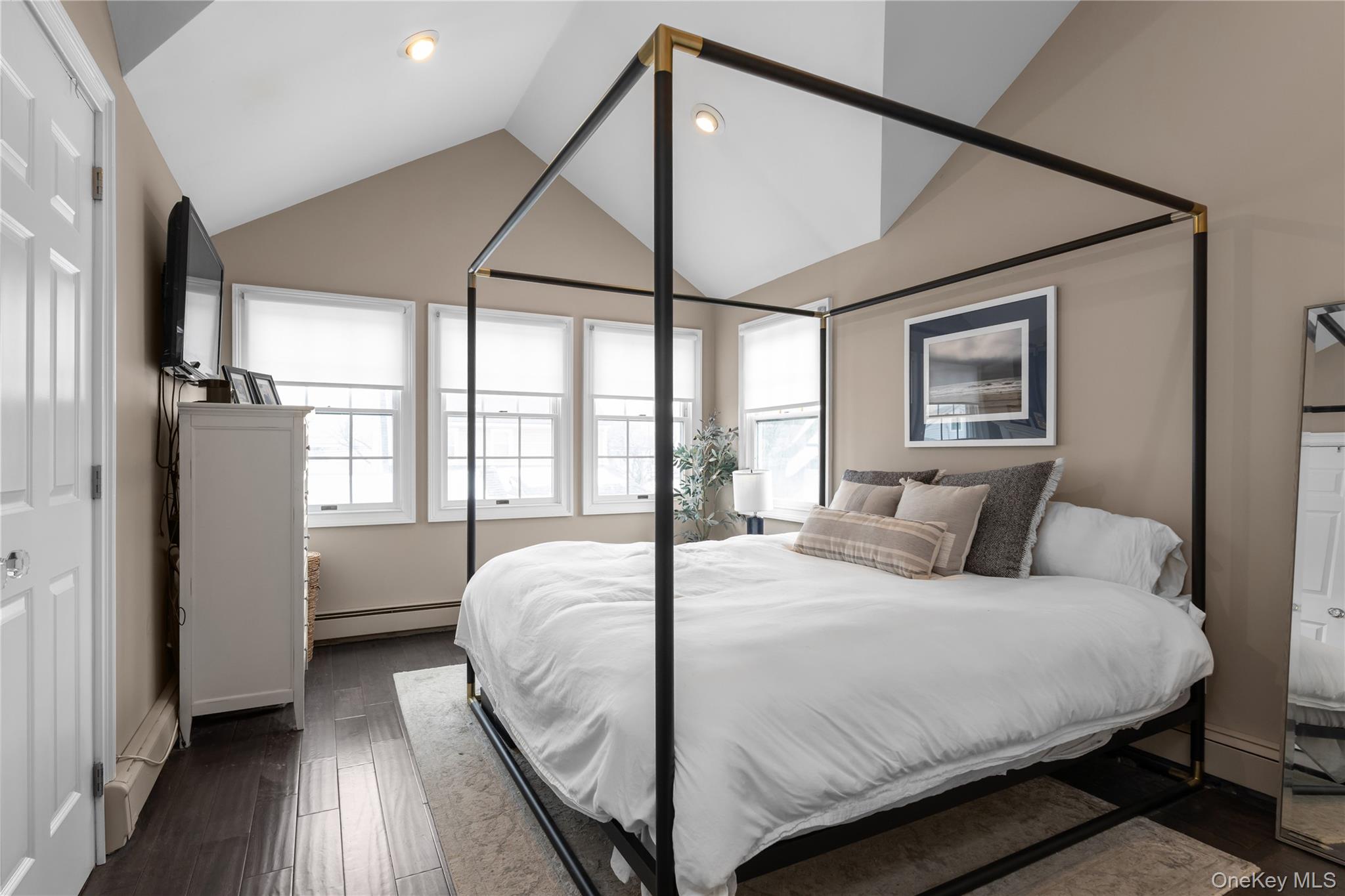 #10 photo, 5 Emmet Place, हिक्सविले Hicksville , NY 11801