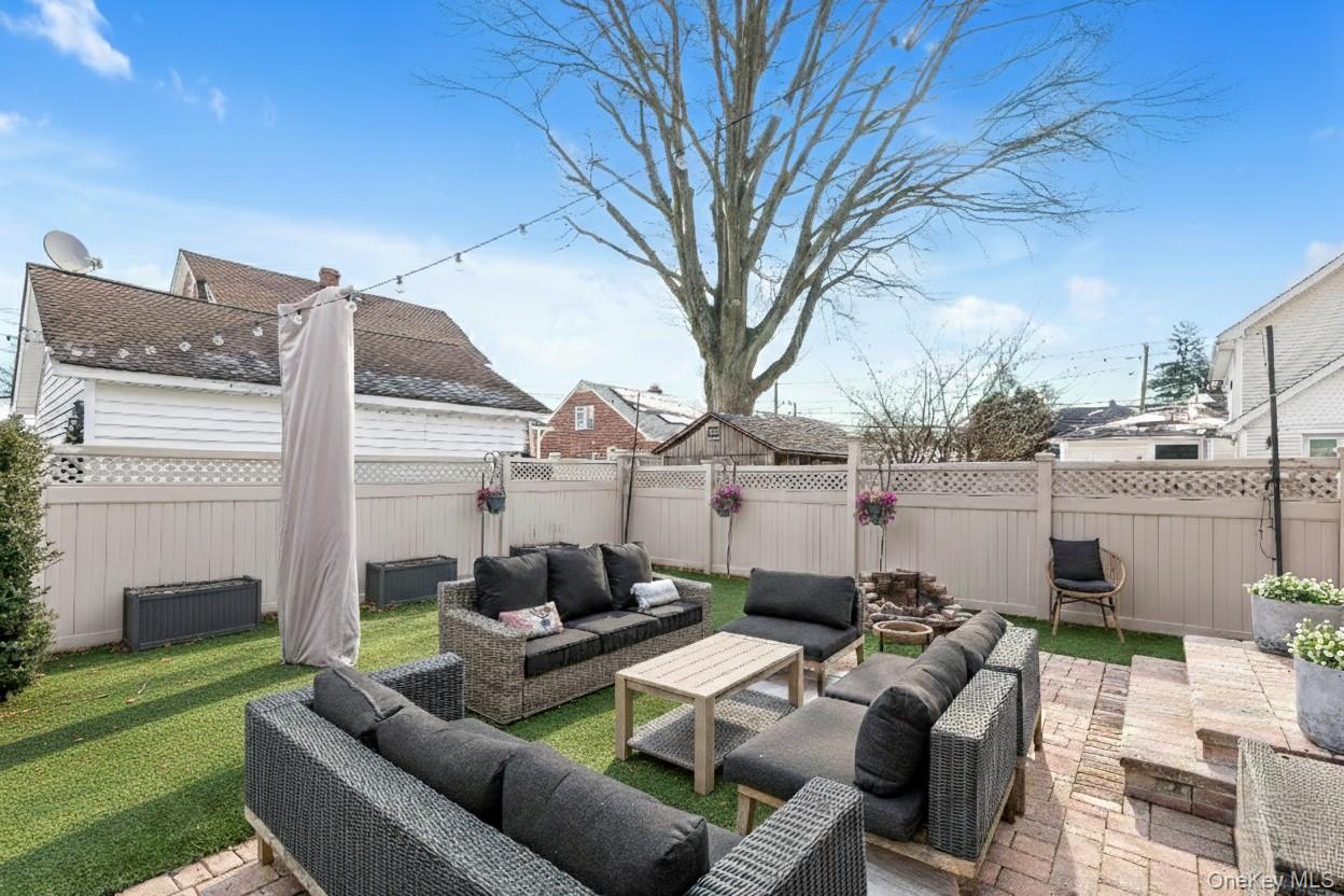 #15 photo, 5 Emmet Place, हिक्सविले Hicksville , NY 11801