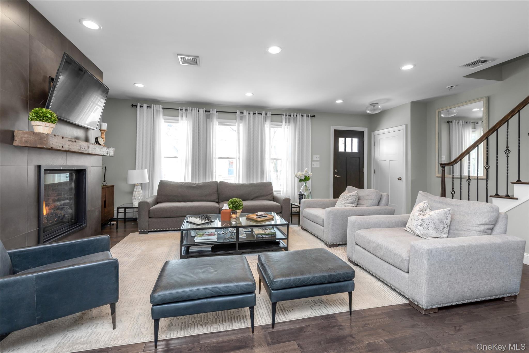 #2 photo, 5 Emmet Place, हिक्सविले Hicksville , NY 11801