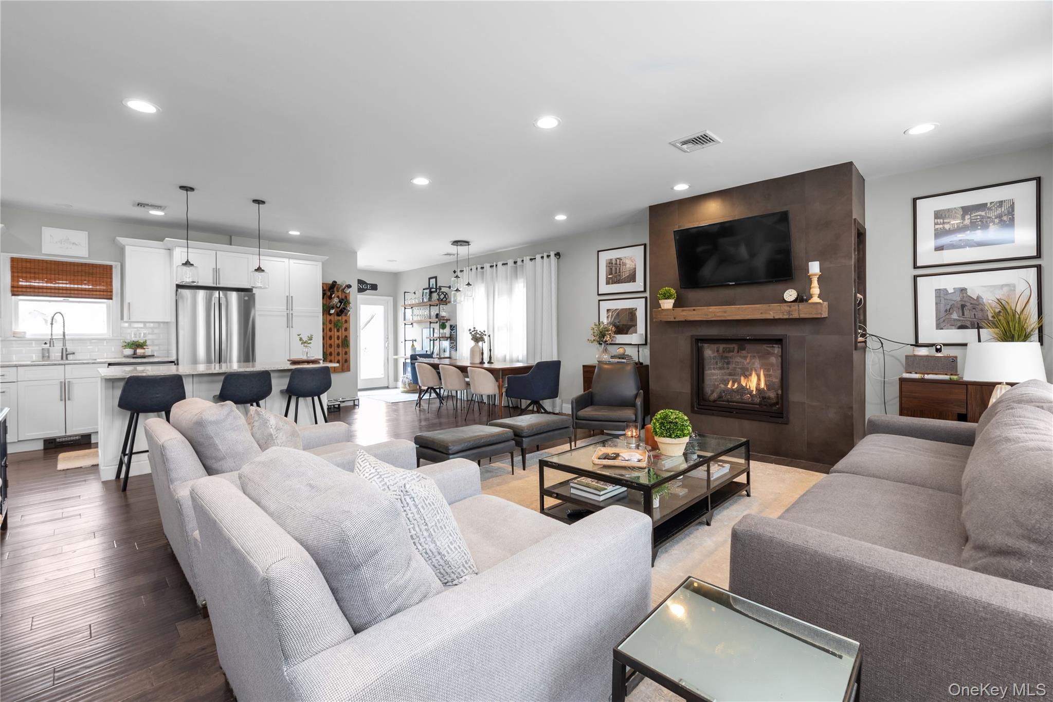 #4 photo, 5 Emmet Place, हिक्सविले Hicksville , NY 11801