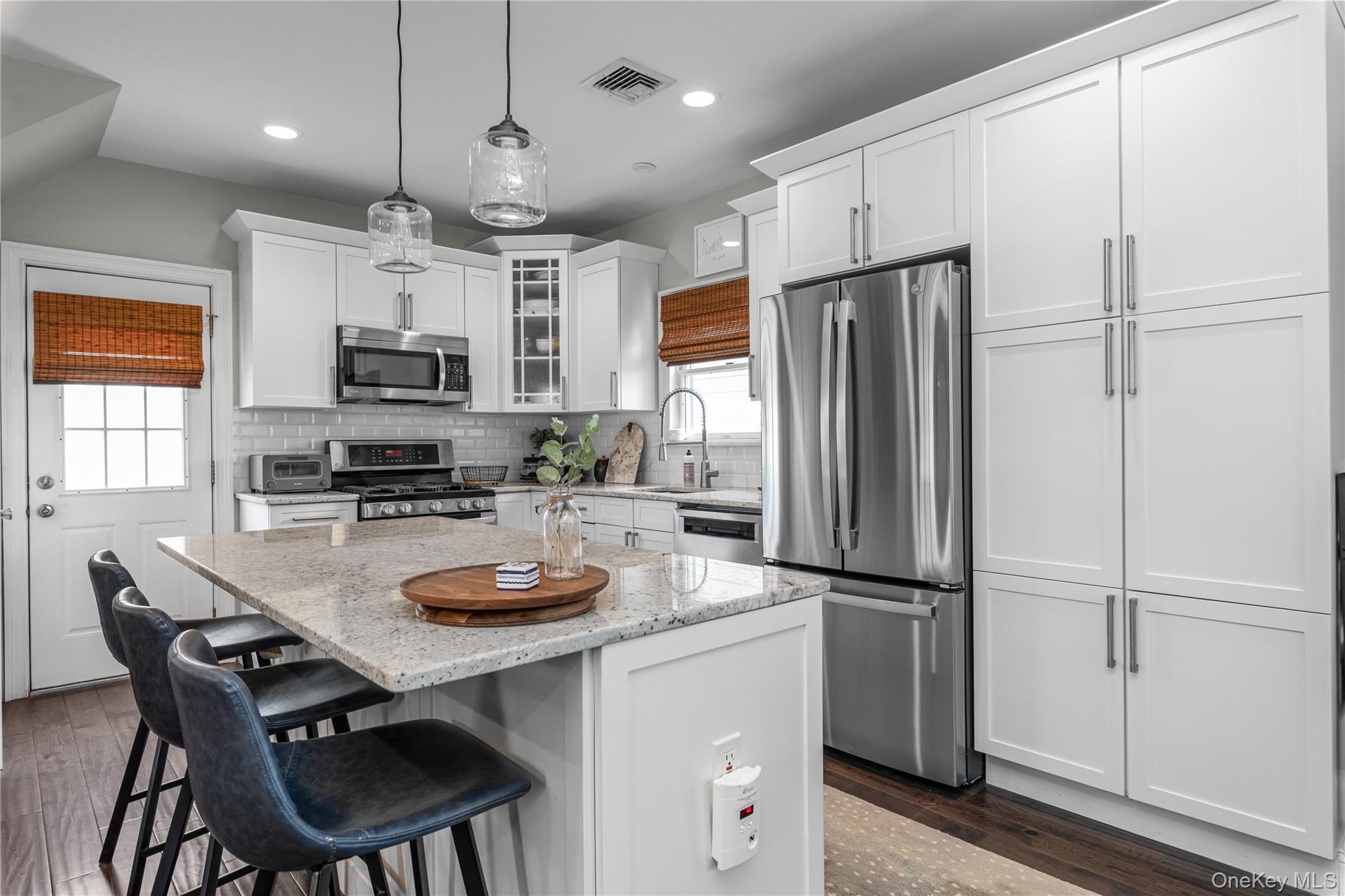 #5 photo, 5 Emmet Place, हिक्सविले Hicksville , NY 11801