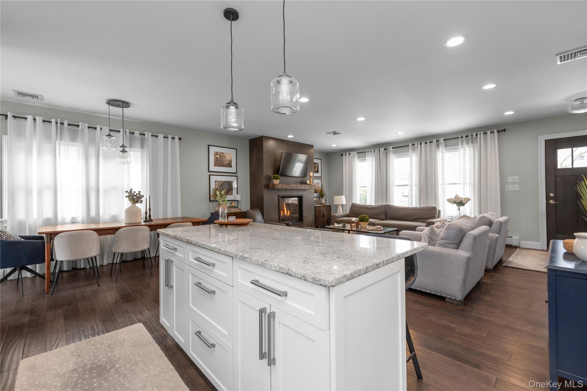 #8 photo, 5 Emmet Place, हिक्सविले Hicksville , NY 11801