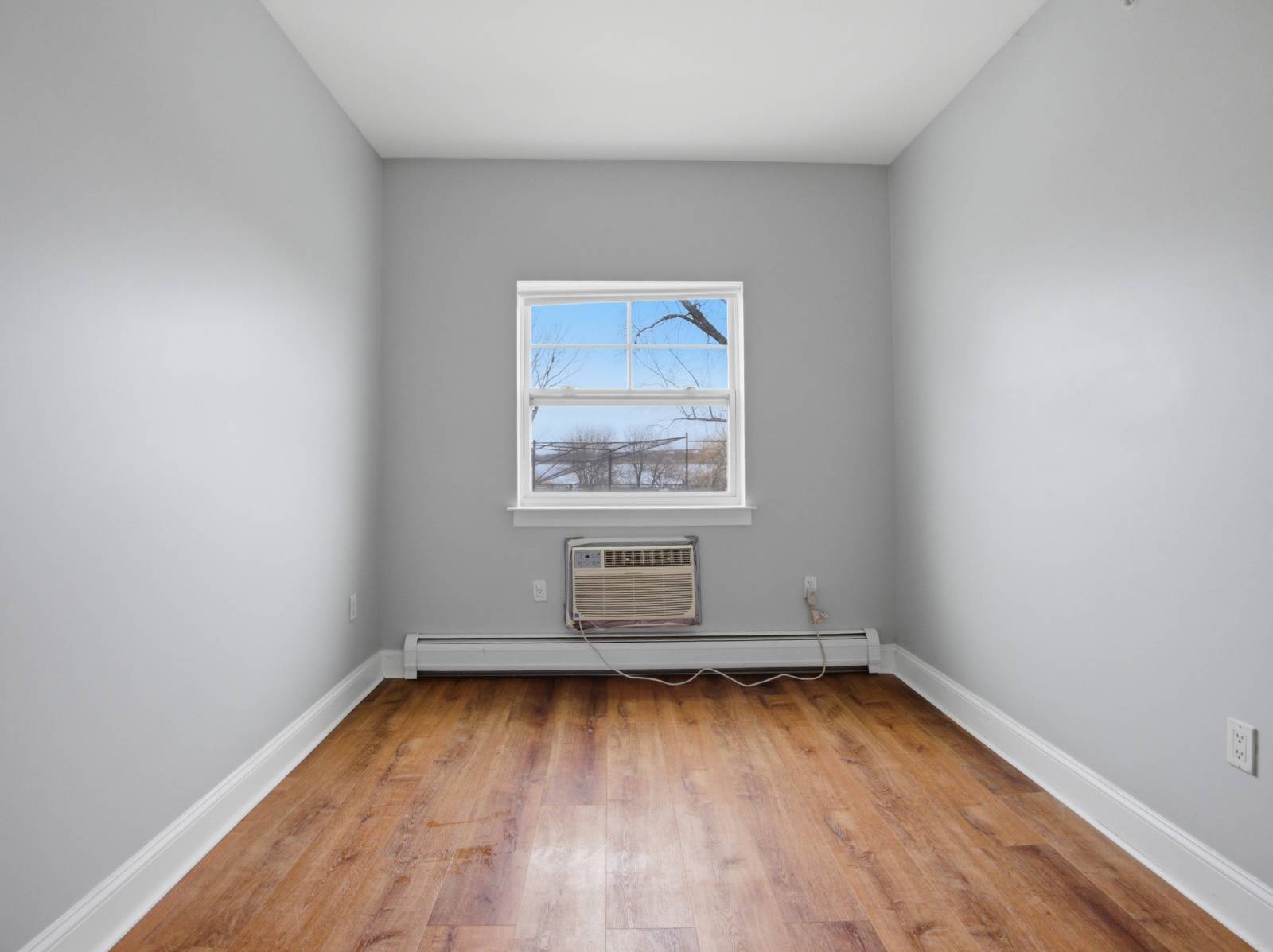 #13 photo, 116 Horizon Ln, Bronx , NY 10473