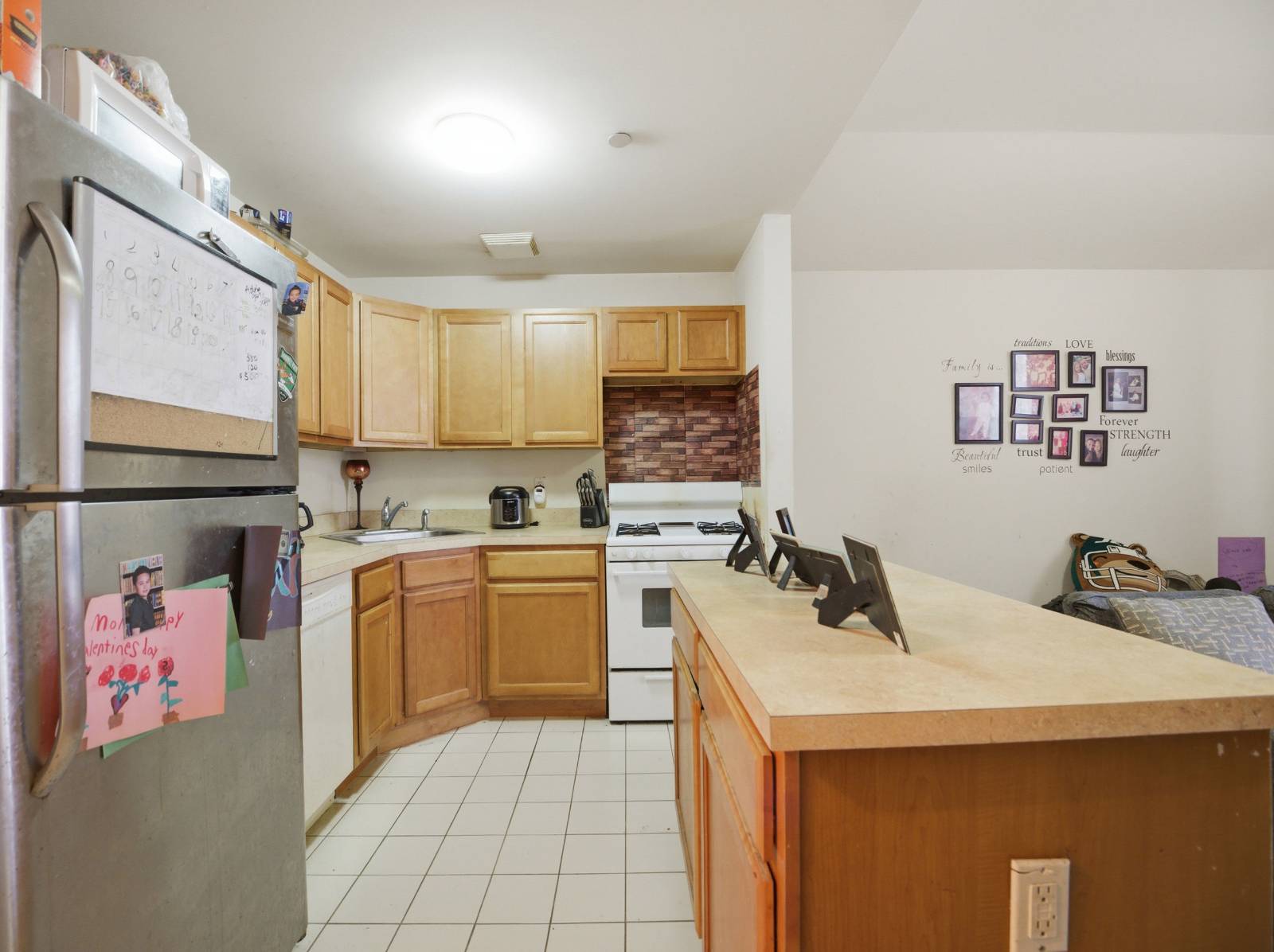 #22 photo, 116 Horizon Ln, Bronx , NY 10473