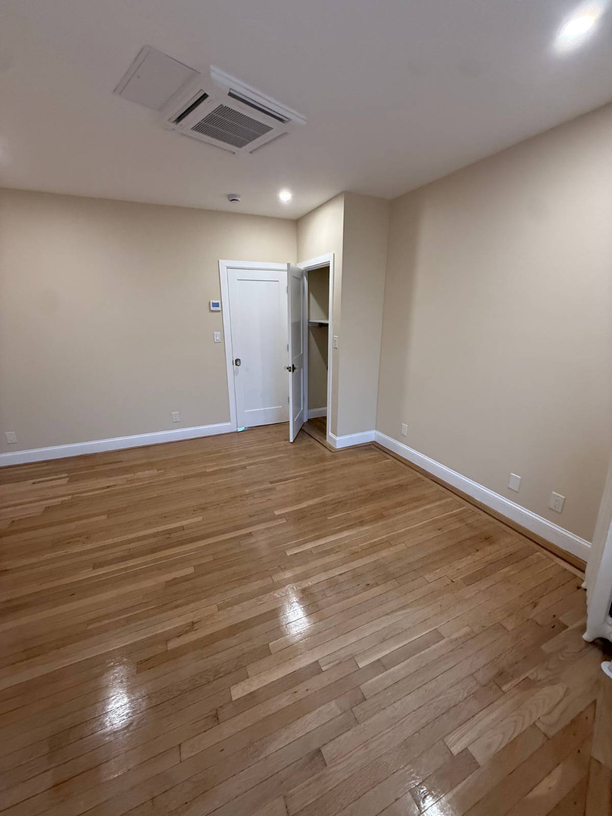 #3 photo, 86th Street, ब्रुकलीन Fort Hamilton , NY 11209