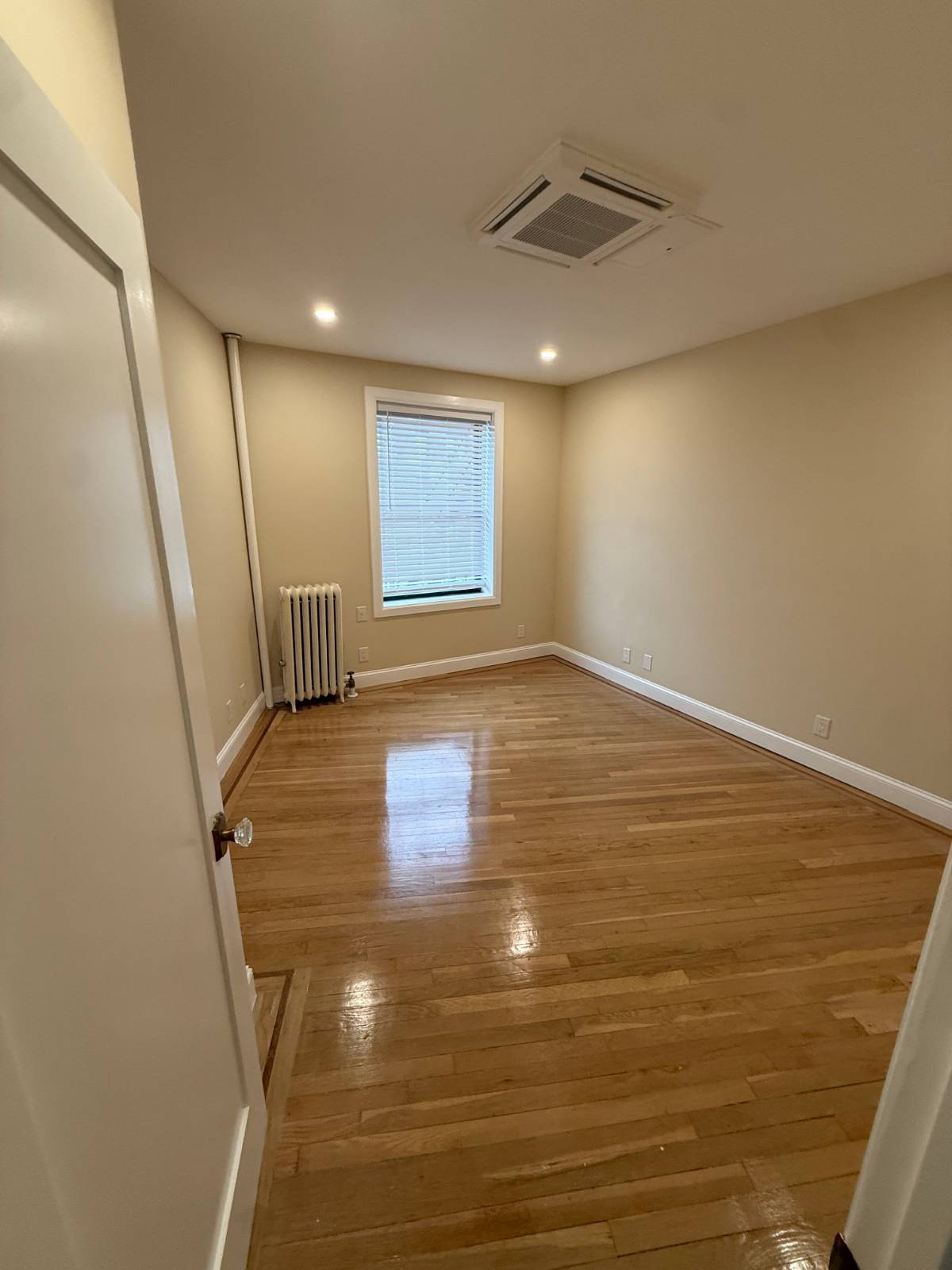 #5 photo, 86th Street, ब्रुकलीन Fort Hamilton , NY 11209