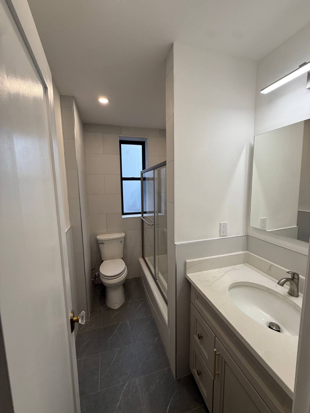 #6 photo, 86th Street, ब्रुकलीन Fort Hamilton , NY 11209