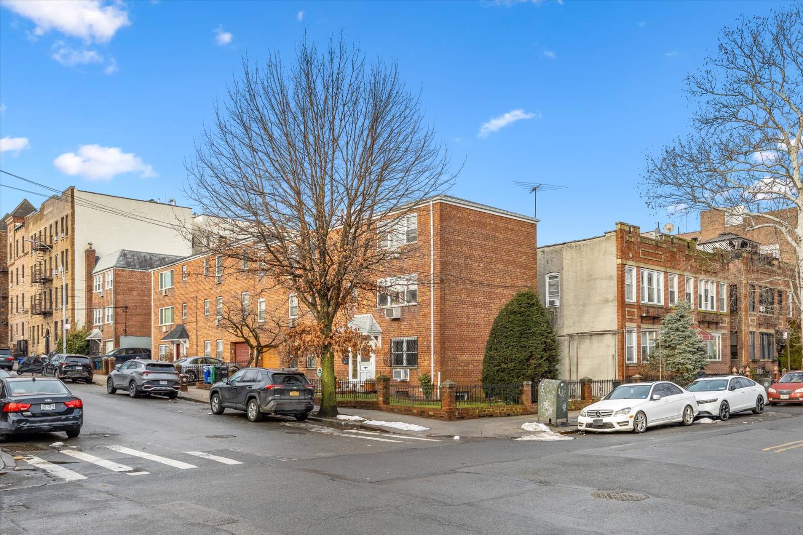 #1 photo, 2504 42nd street, astoria , NY 11103