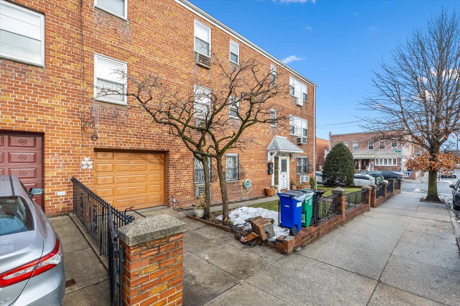 #3 photo, 2504 42nd street, astoria , NY 11103