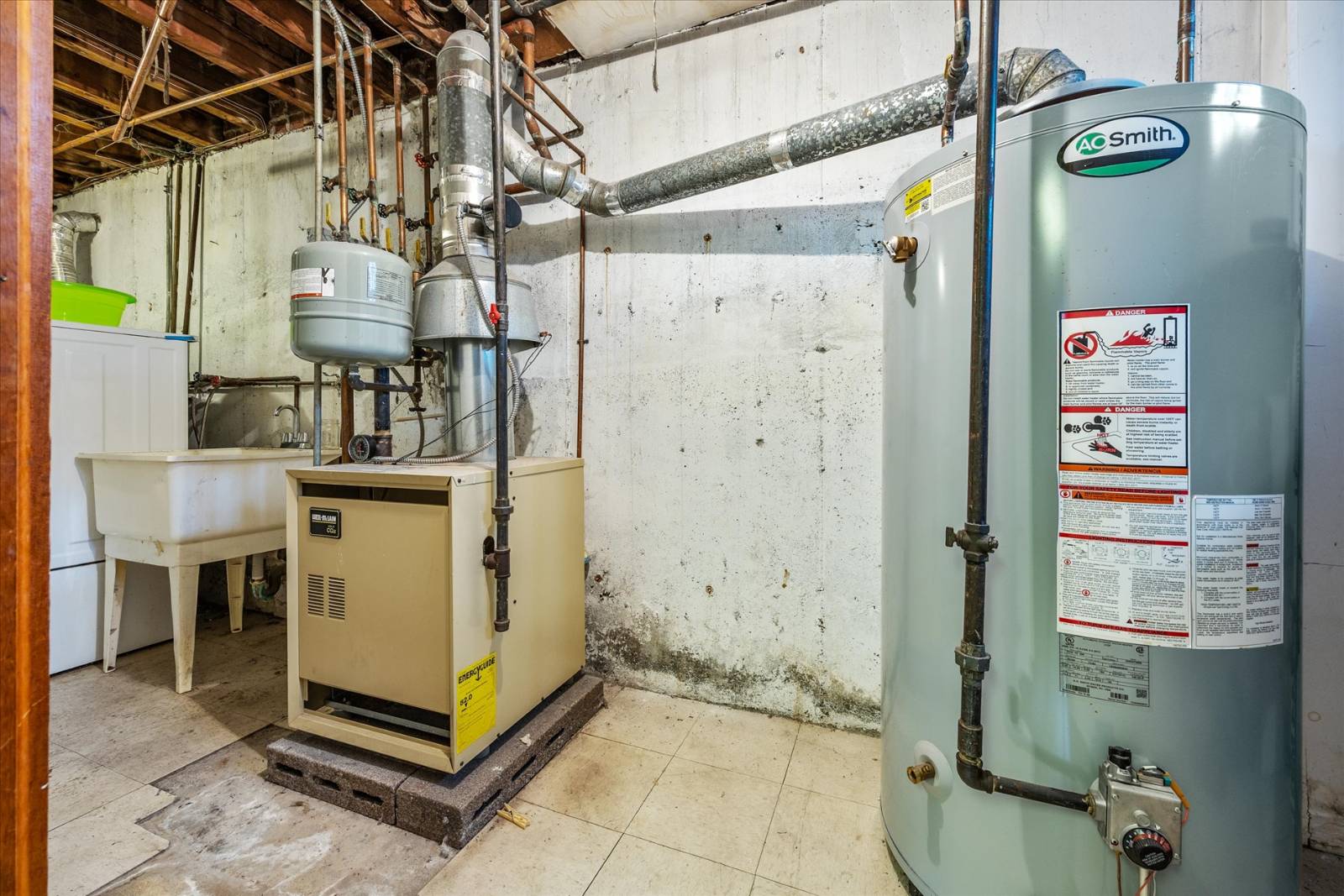 #35 photo, 2504 42nd street, astoria , NY 11103