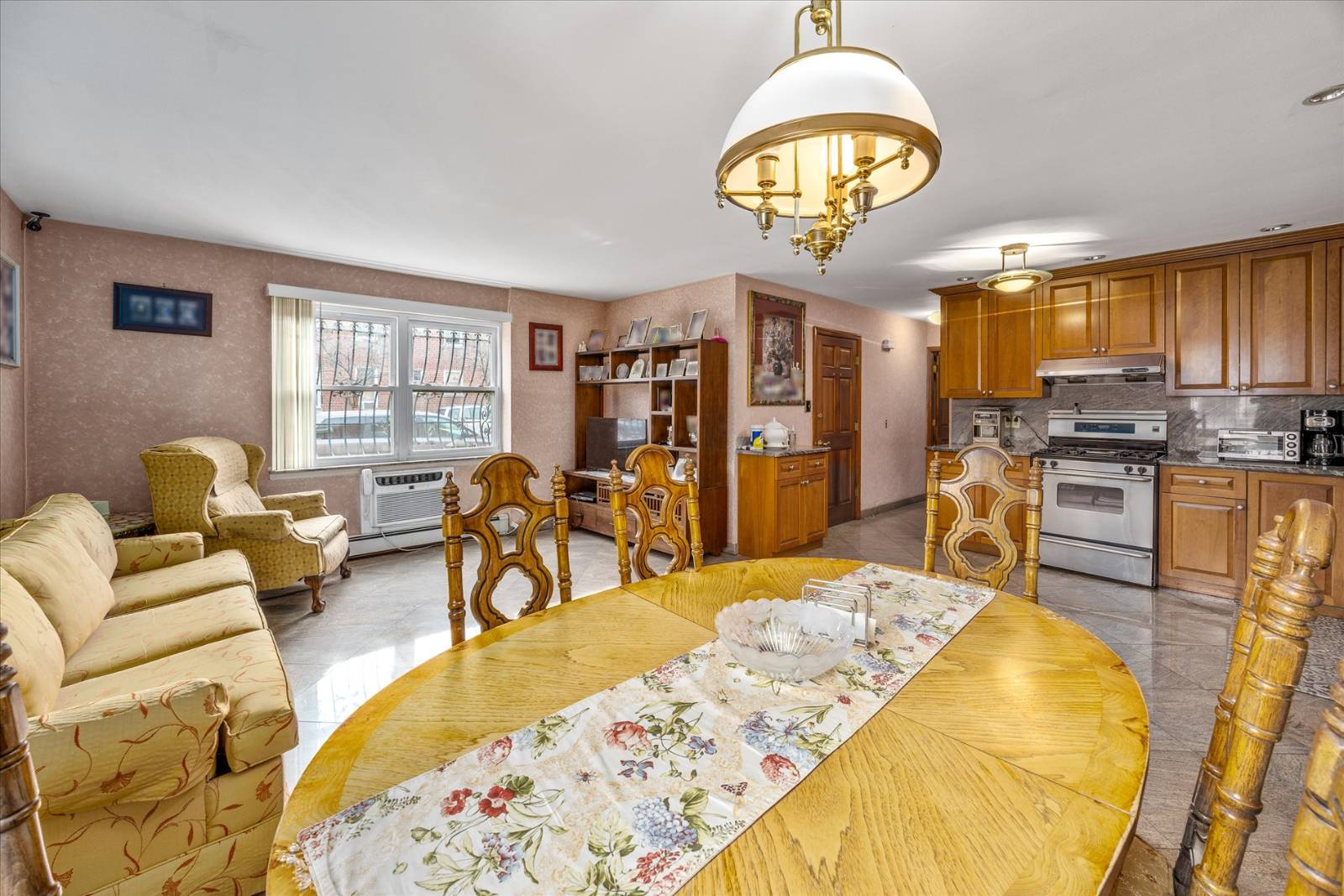 #7 photo, 2504 42nd street, astoria , NY 11103