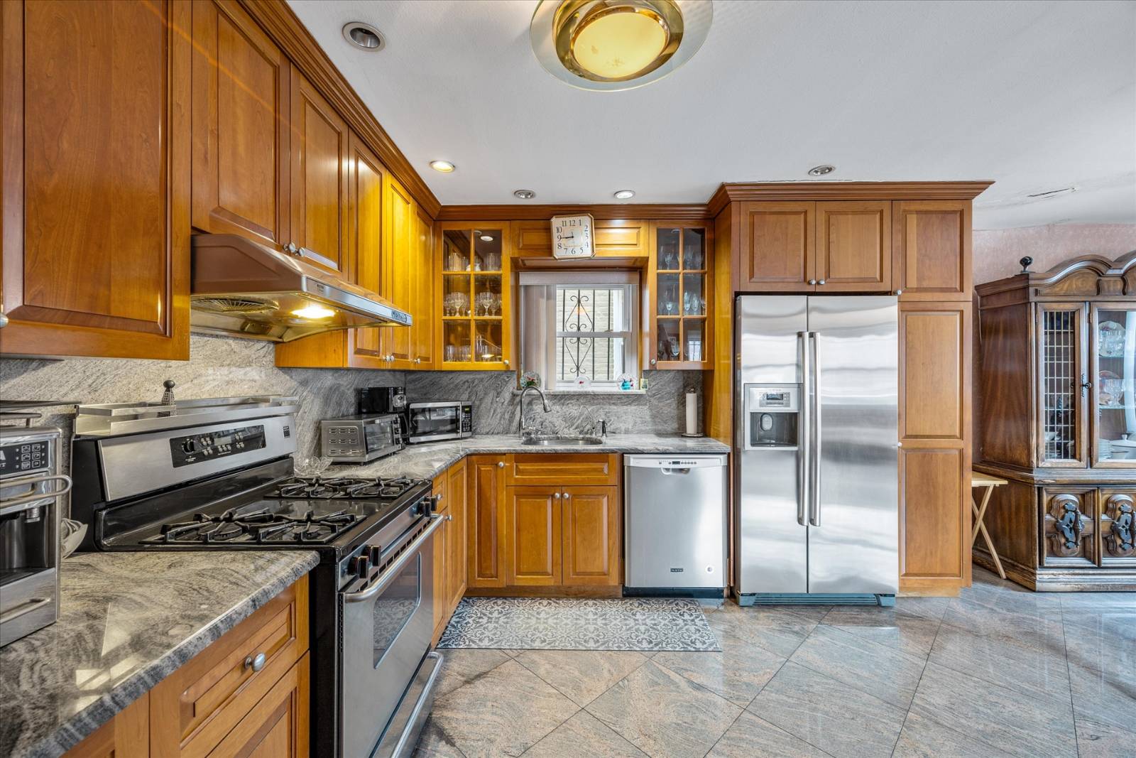 #9 photo, 2504 42nd street, astoria , NY 11103