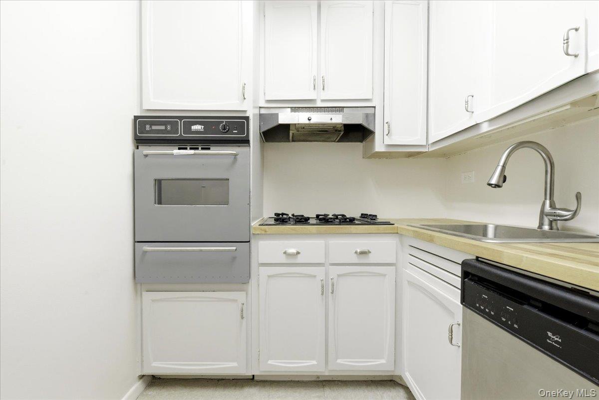 #10 photo, 70-25 Yellowstone Boulevard, Forest Hills , NY 11375