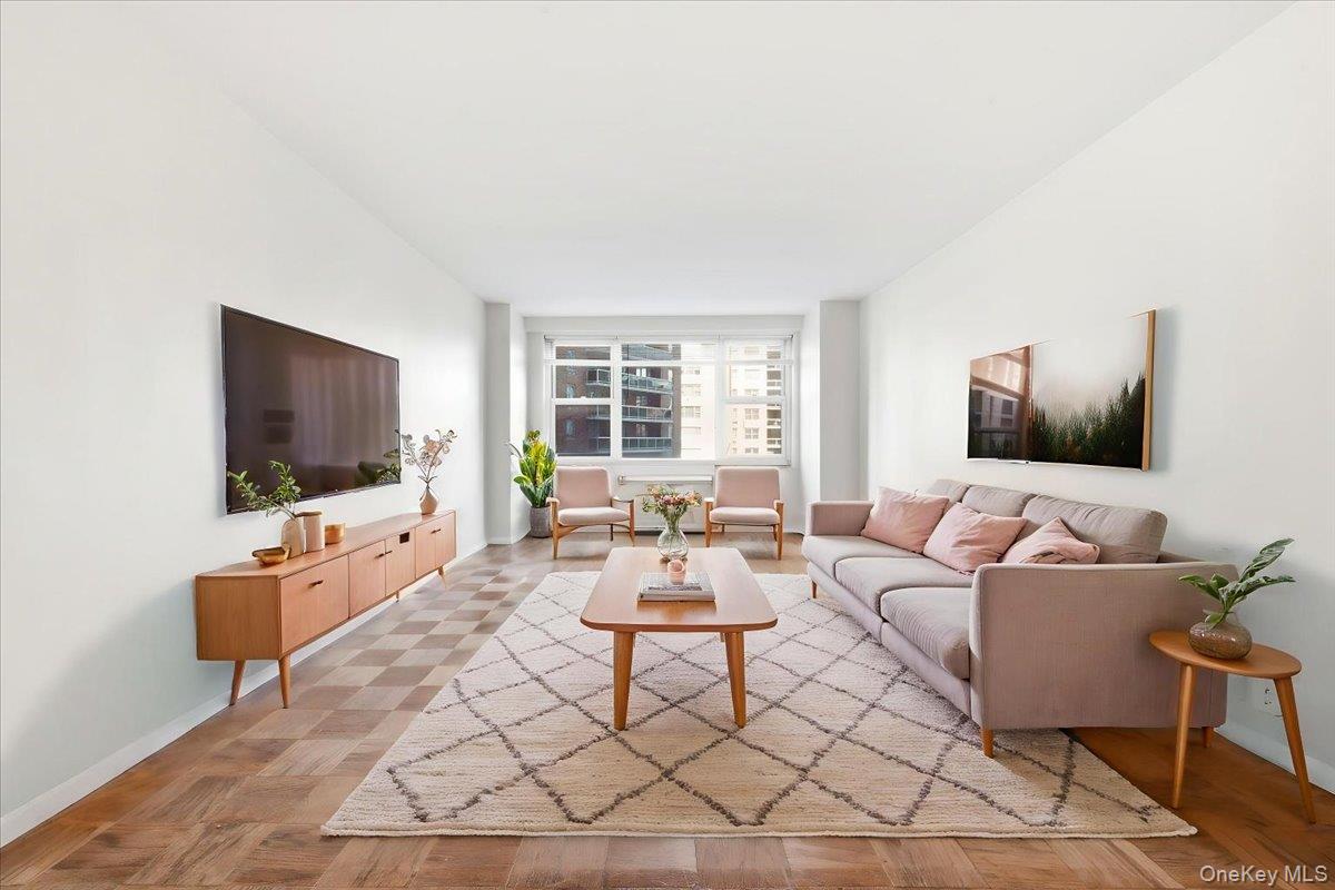 #12 photo, 70-25 Yellowstone Boulevard, Forest Hills , NY 11375