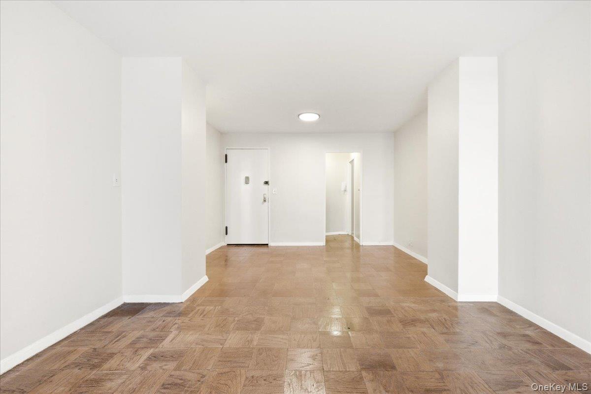 #15 photo, 70-25 Yellowstone Boulevard, Forest Hills , NY 11375