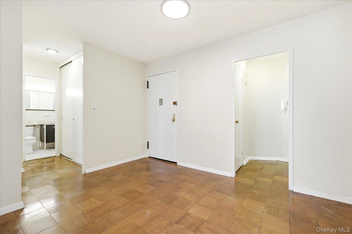 #16 photo, 70-25 Yellowstone Boulevard, Forest Hills , NY 11375