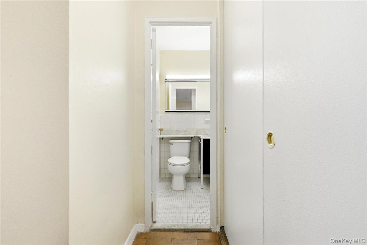 #17 photo, 70-25 Yellowstone Boulevard, Forest Hills , NY 11375