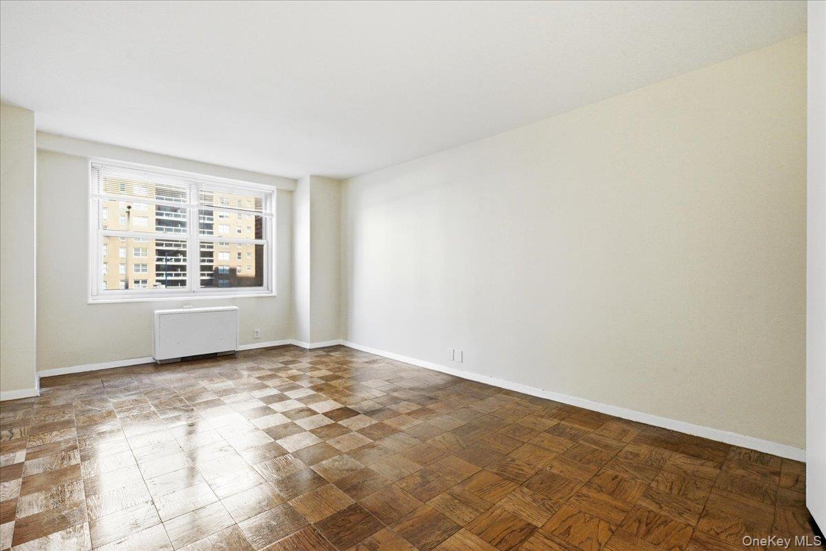 #20 photo, 70-25 Yellowstone Boulevard, Forest Hills , NY 11375