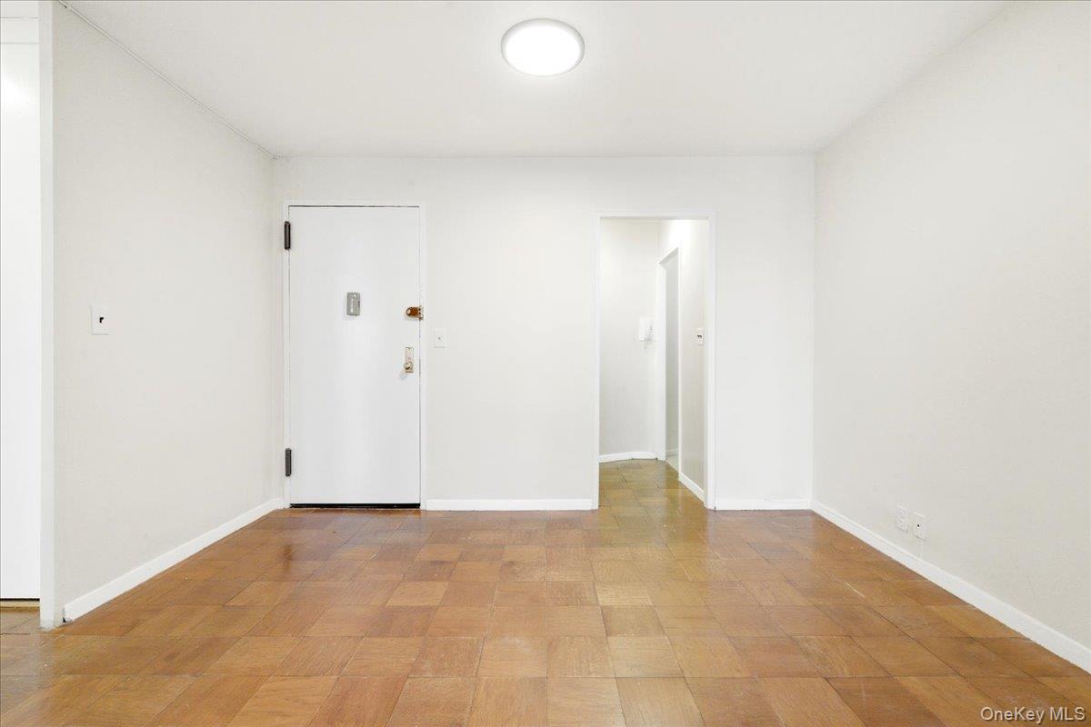 #6 photo, 70-25 Yellowstone Boulevard, Forest Hills , NY 11375