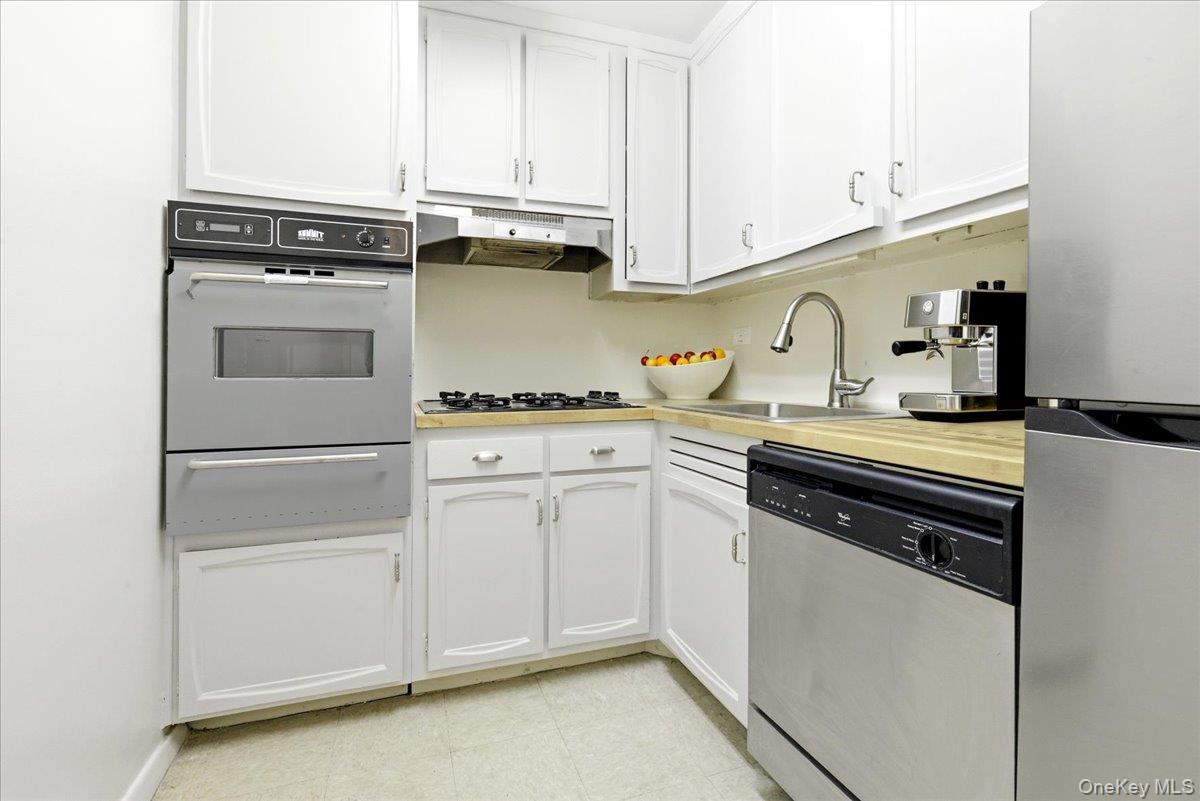 #8 photo, 70-25 Yellowstone Boulevard, Forest Hills , NY 11375