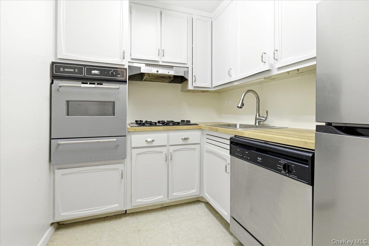 #9 photo, 70-25 Yellowstone Boulevard, Forest Hills , NY 11375