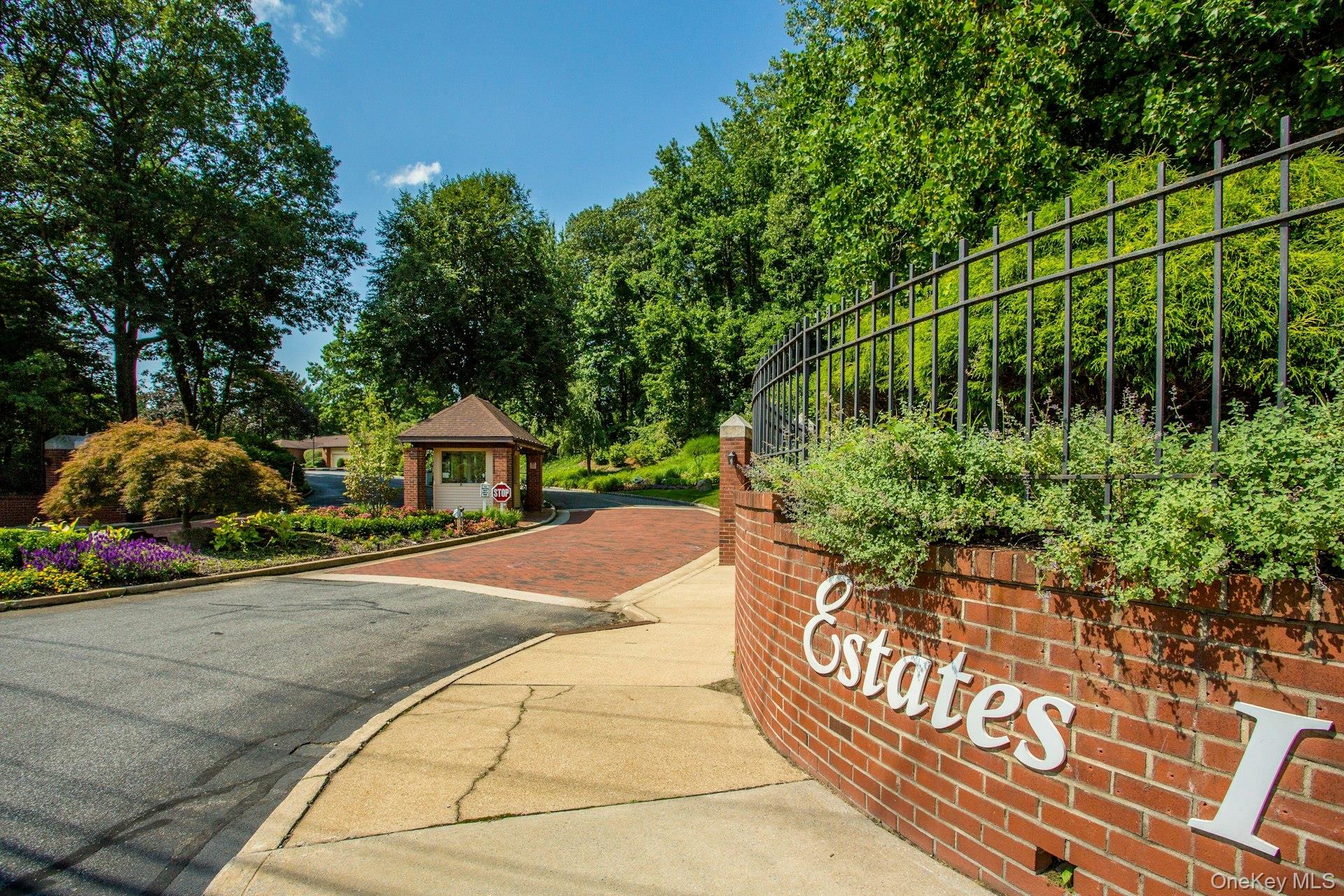 #1 photo, 232 Linnet Court, Нассау ‖ Manhasset , NY 11030