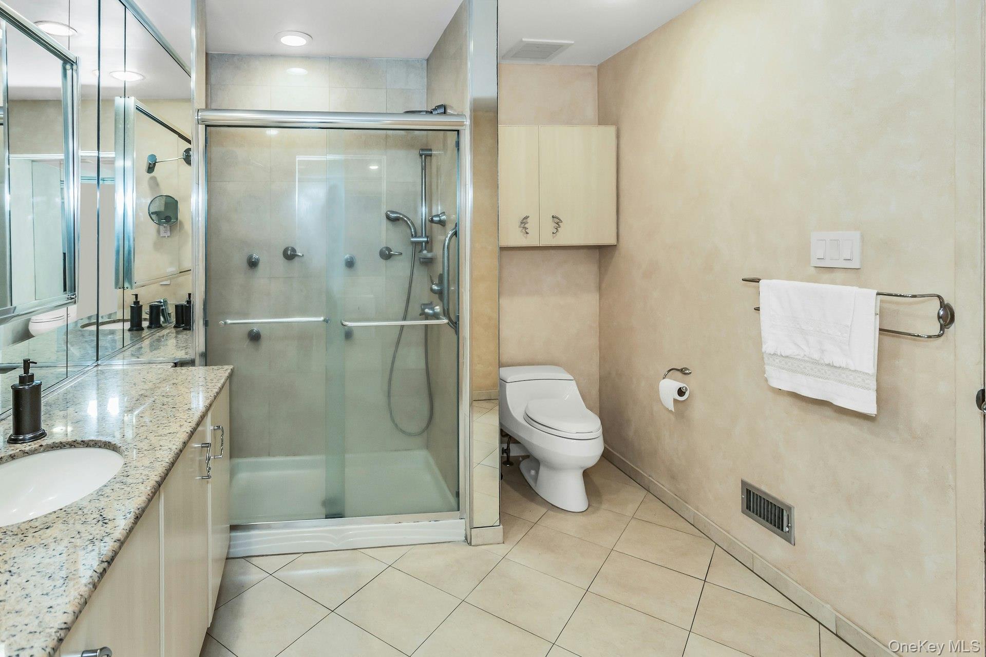 #19 photo, 232 Linnet Court, Нассау ‖ Manhasset , NY 11030