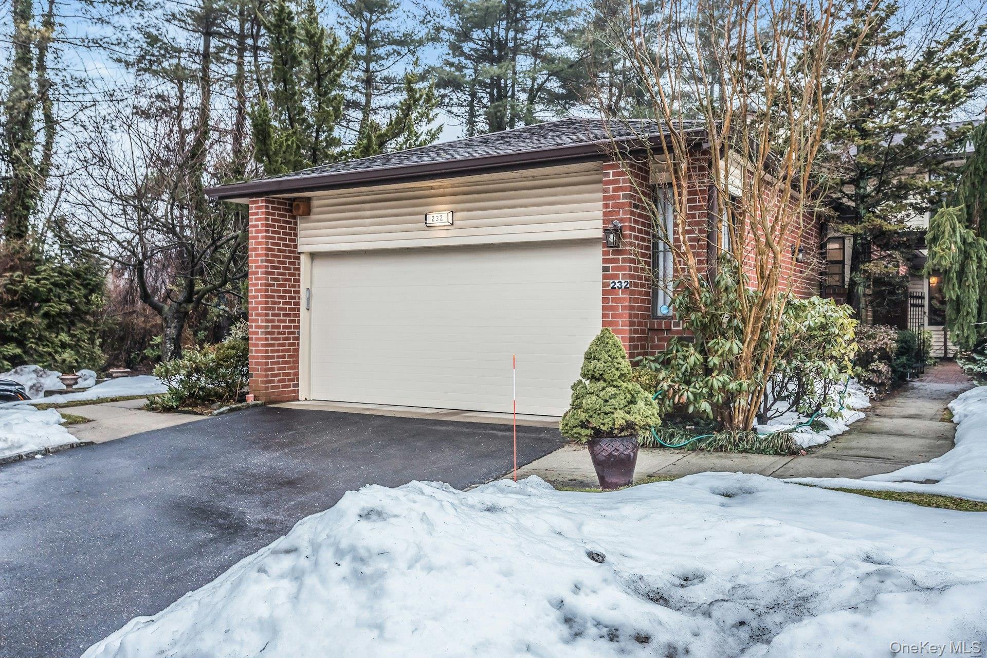 #2 photo, 232 Linnet Court, Нассау ‖ Manhasset , NY 11030