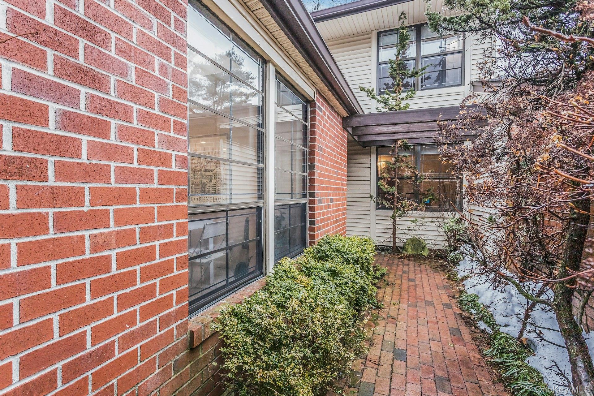 #3 photo, 232 Linnet Court, Нассау ‖ Manhasset , NY 11030