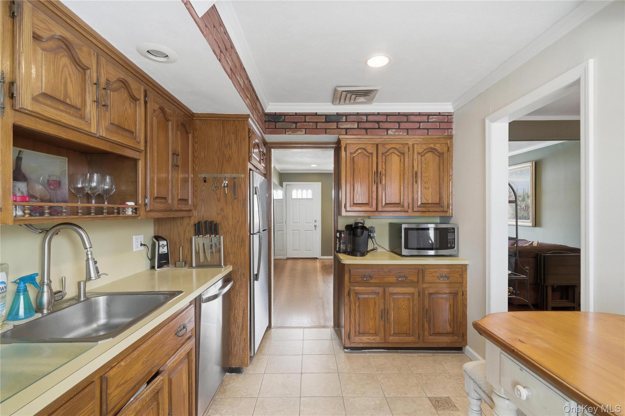 #10 photo, 9 Lyons Avenue, Farmingdale , NY 11735