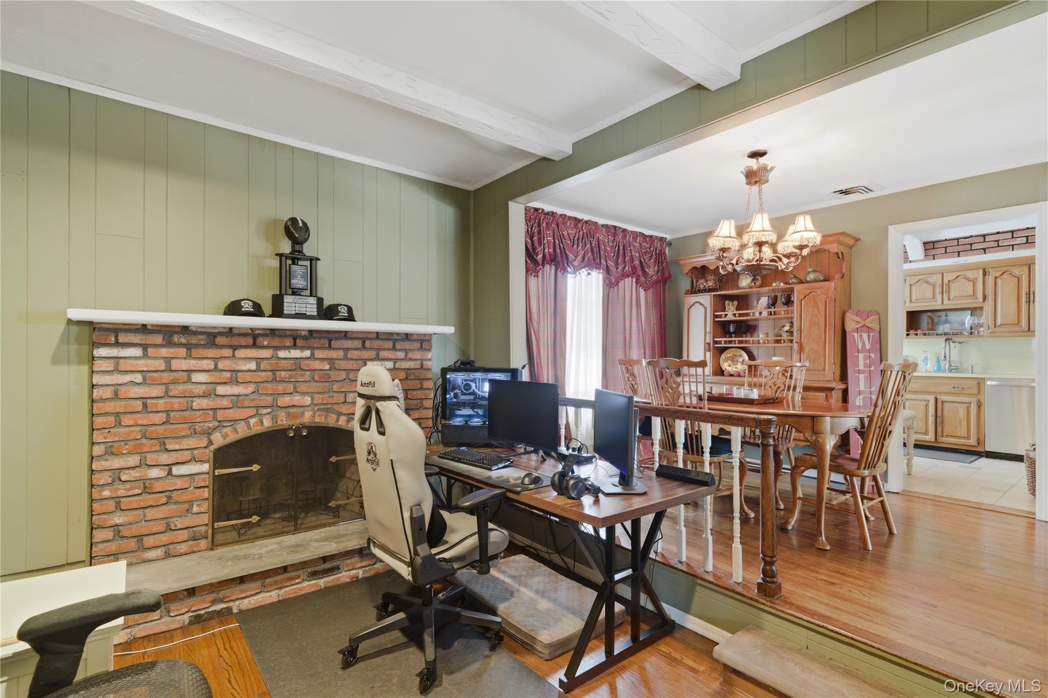 #11 photo, 9 Lyons Avenue, Farmingdale , NY 11735