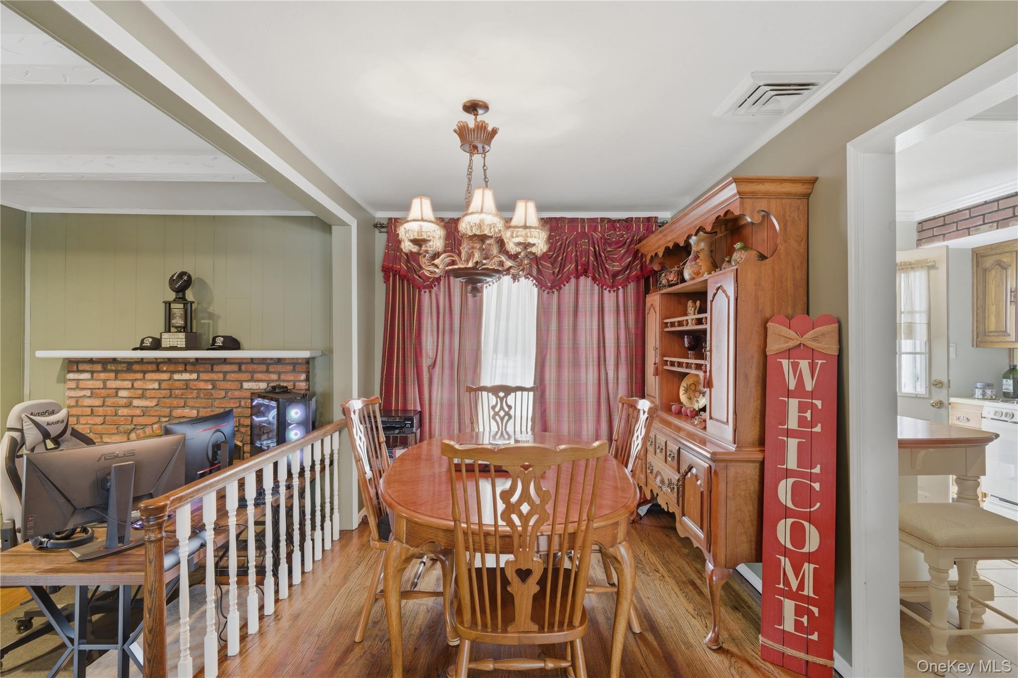 #12 photo, 9 Lyons Avenue, Farmingdale , NY 11735