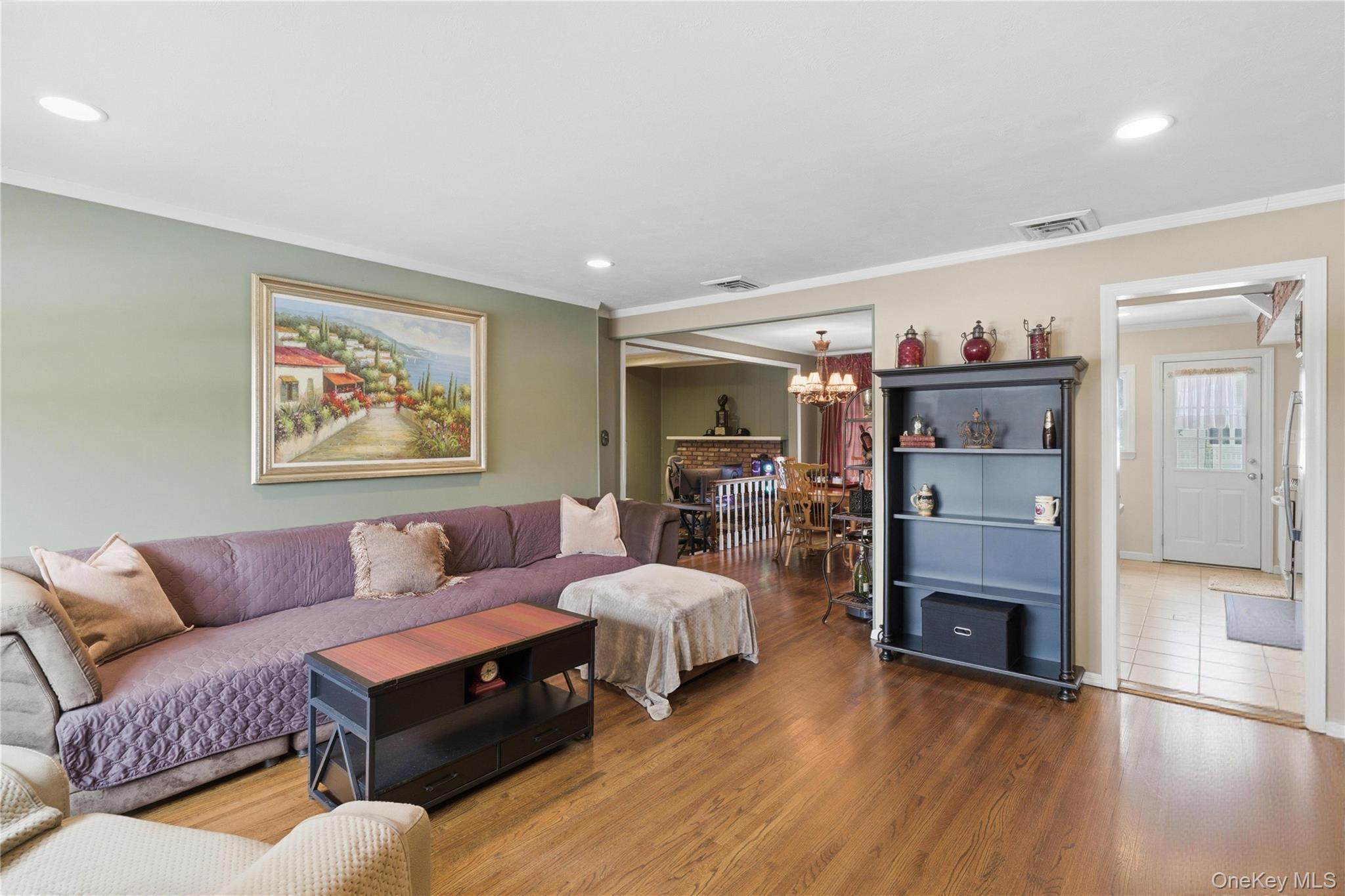 #13 photo, 9 Lyons Avenue, Farmingdale , NY 11735