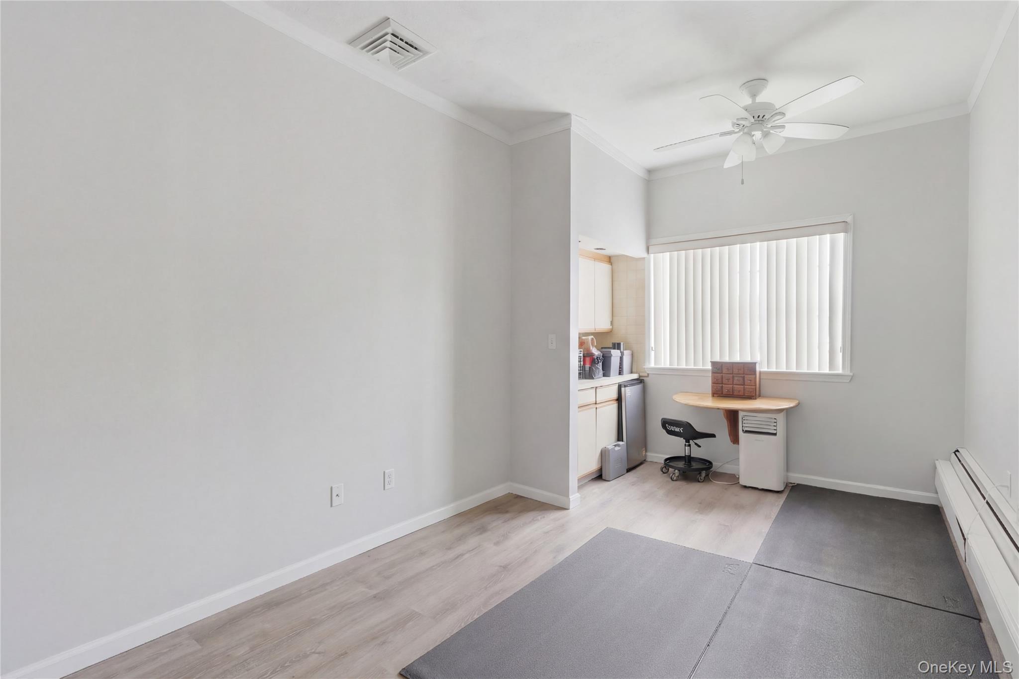 #17 photo, 9 Lyons Avenue, Farmingdale , NY 11735