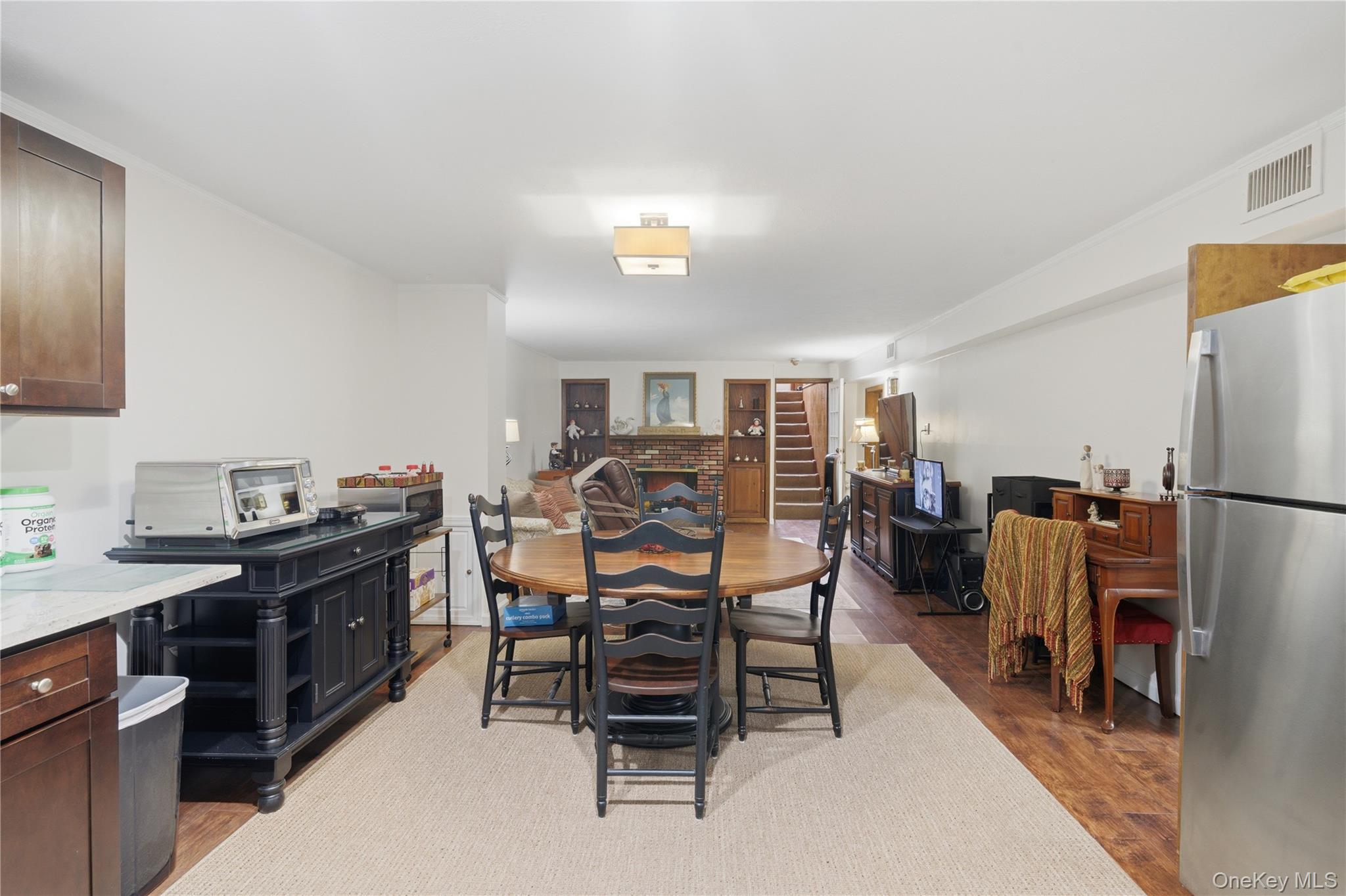 #20 photo, 9 Lyons Avenue, Farmingdale , NY 11735