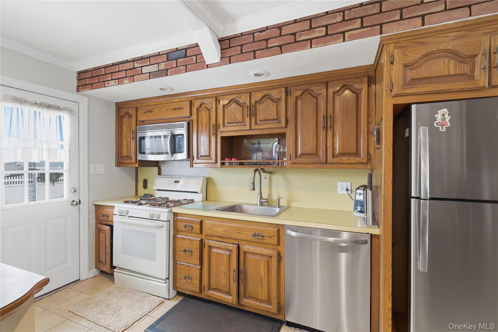 #9 photo, 9 Lyons Avenue, Farmingdale , NY 11735